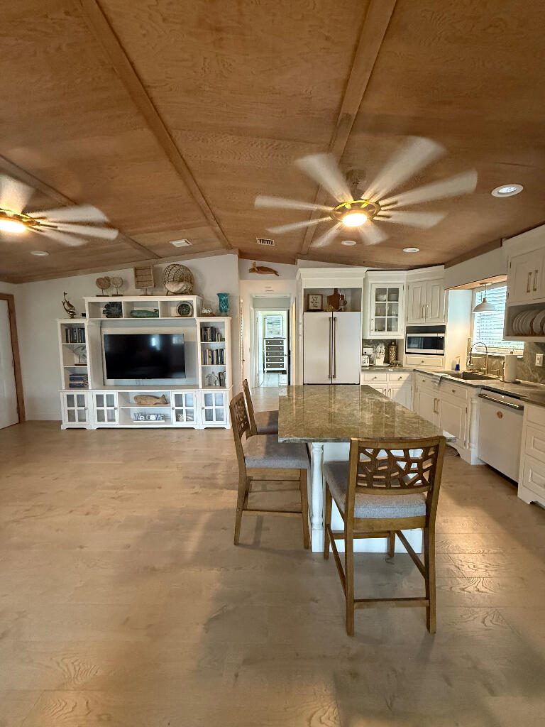 1672 Pandorea Lane Property Photo 22