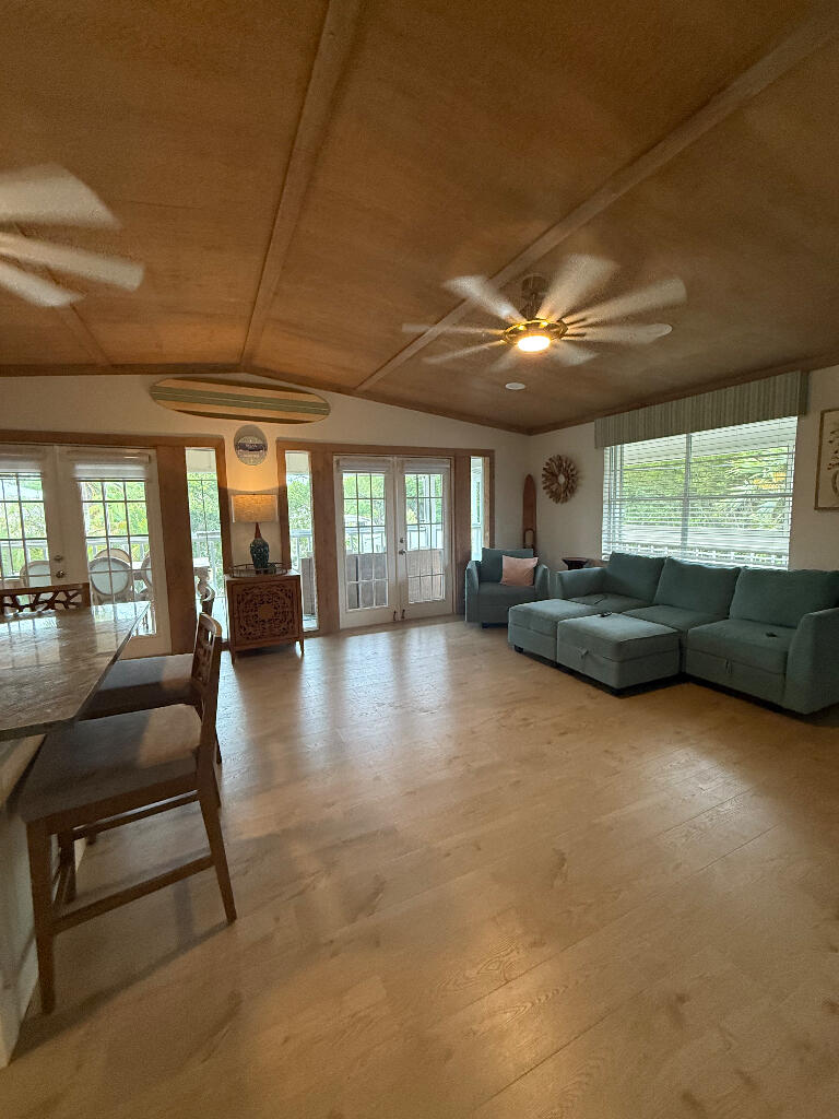 1672 Pandorea Lane Property Photo 27