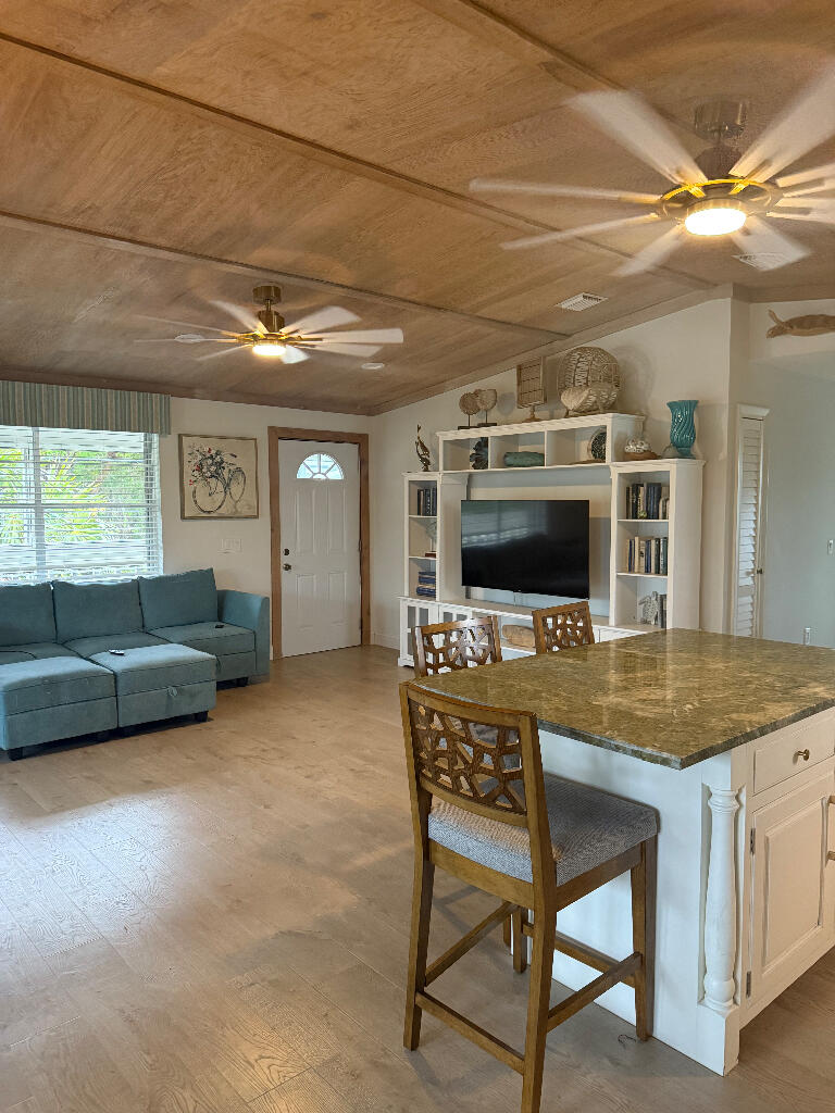 1672 Pandorea Lane Property Photo 41