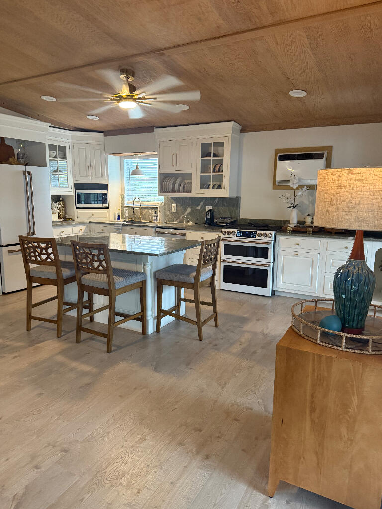 1672 Pandorea Lane Property Photo 45