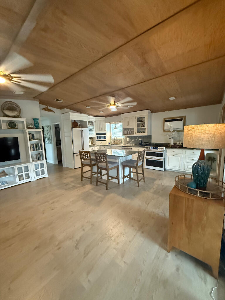 1672 Pandorea Lane Property Photo 46