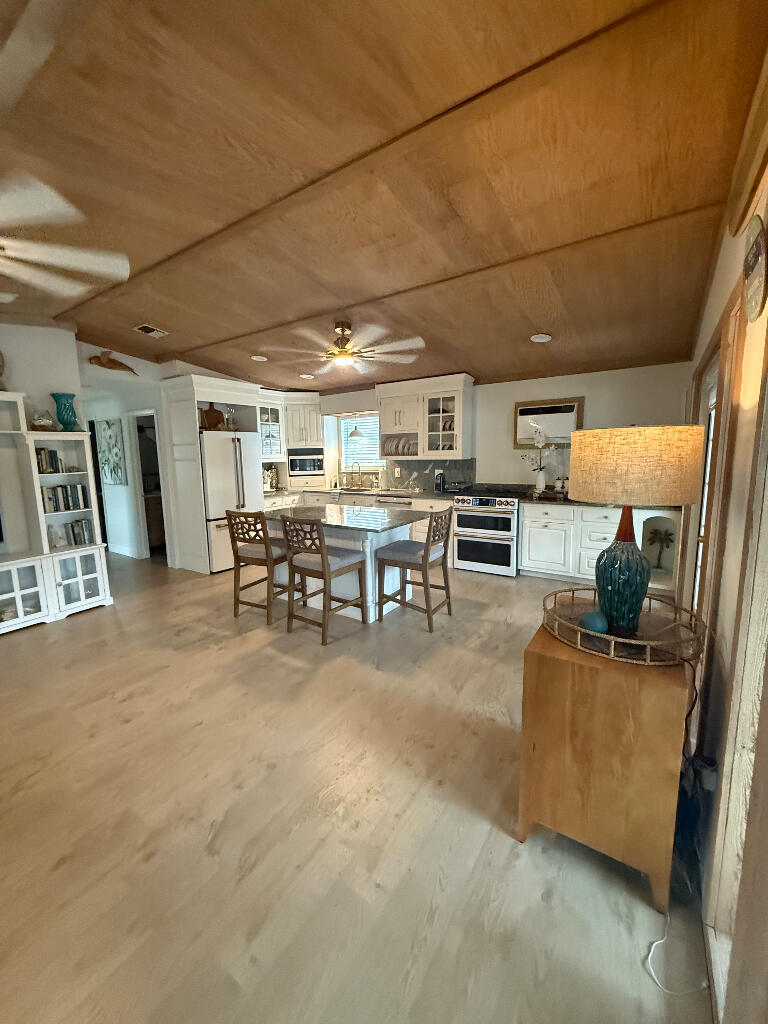 1672 Pandorea Lane Property Photo 47