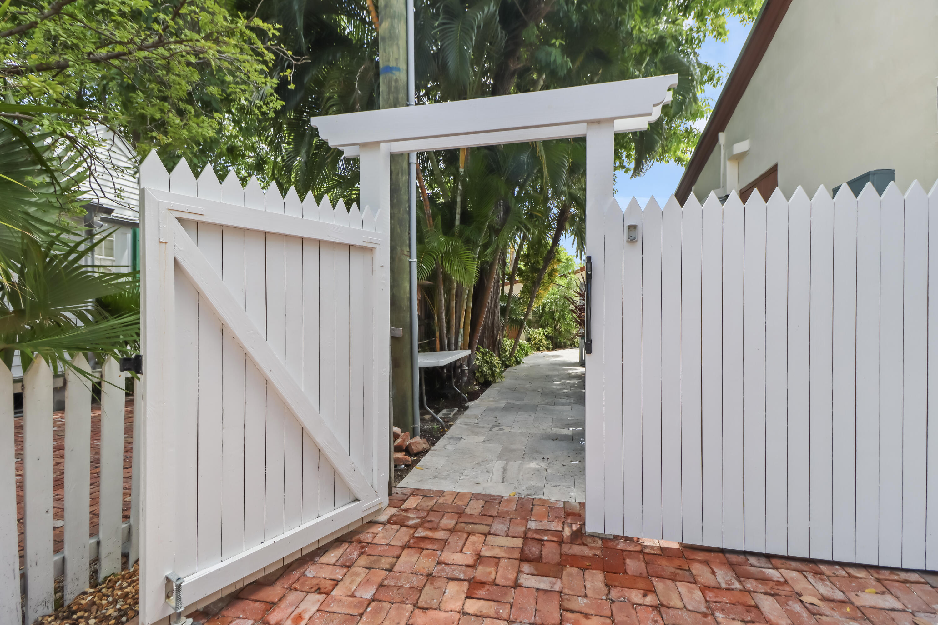 215 Whitehead Street Property Photo 52