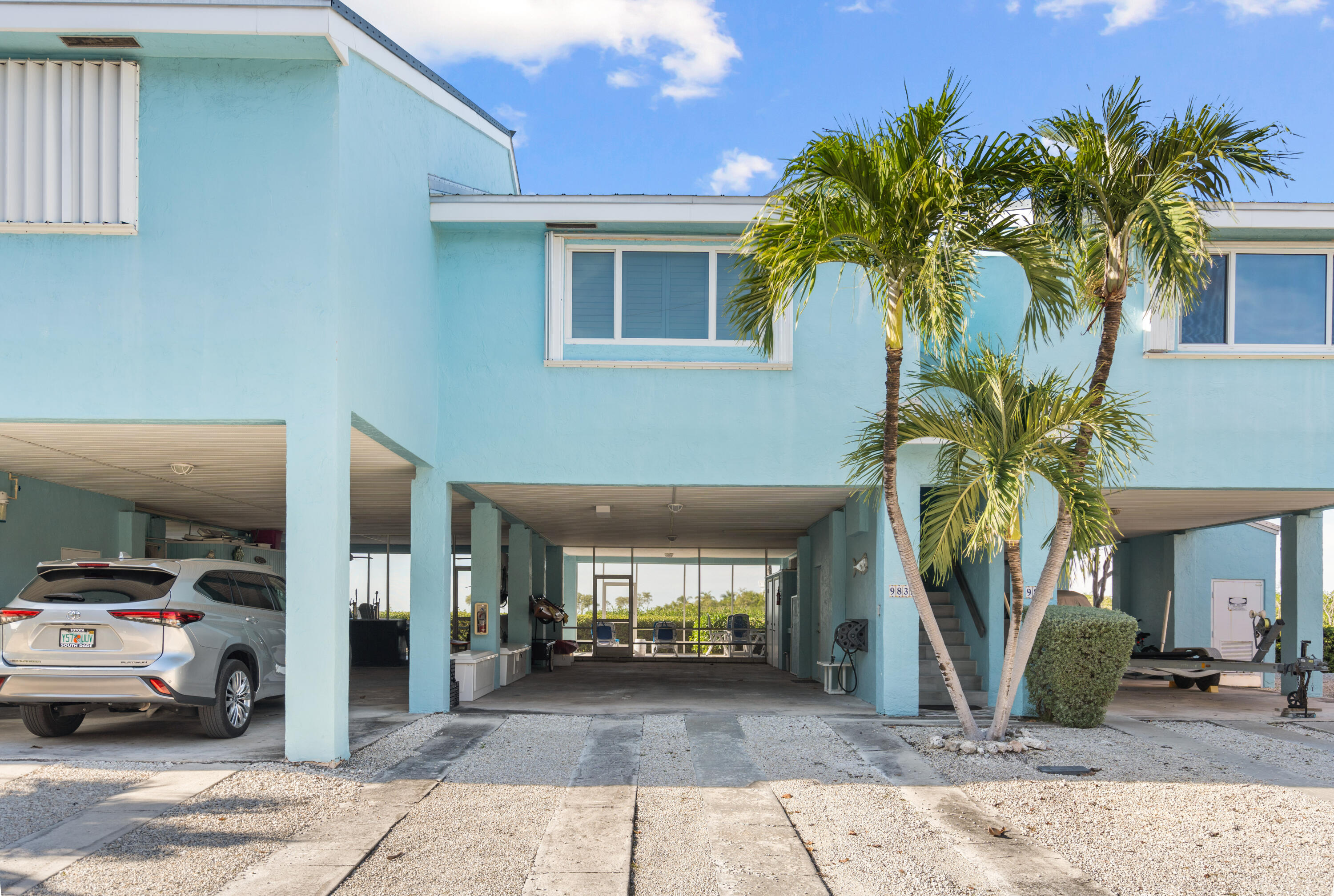 9832 Leeward Avenue Property Photo 8