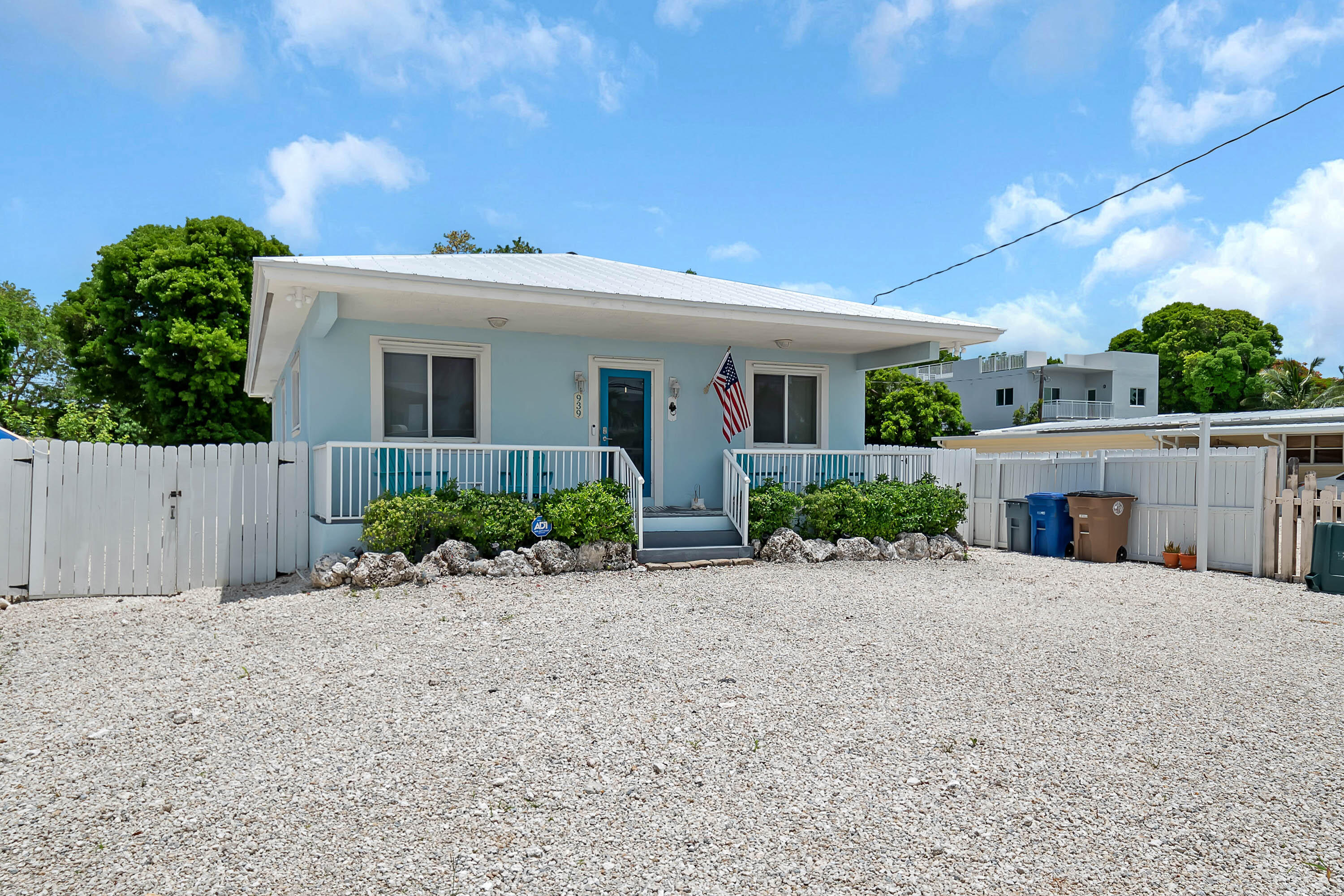 939 Plantation Road Property Photo 2