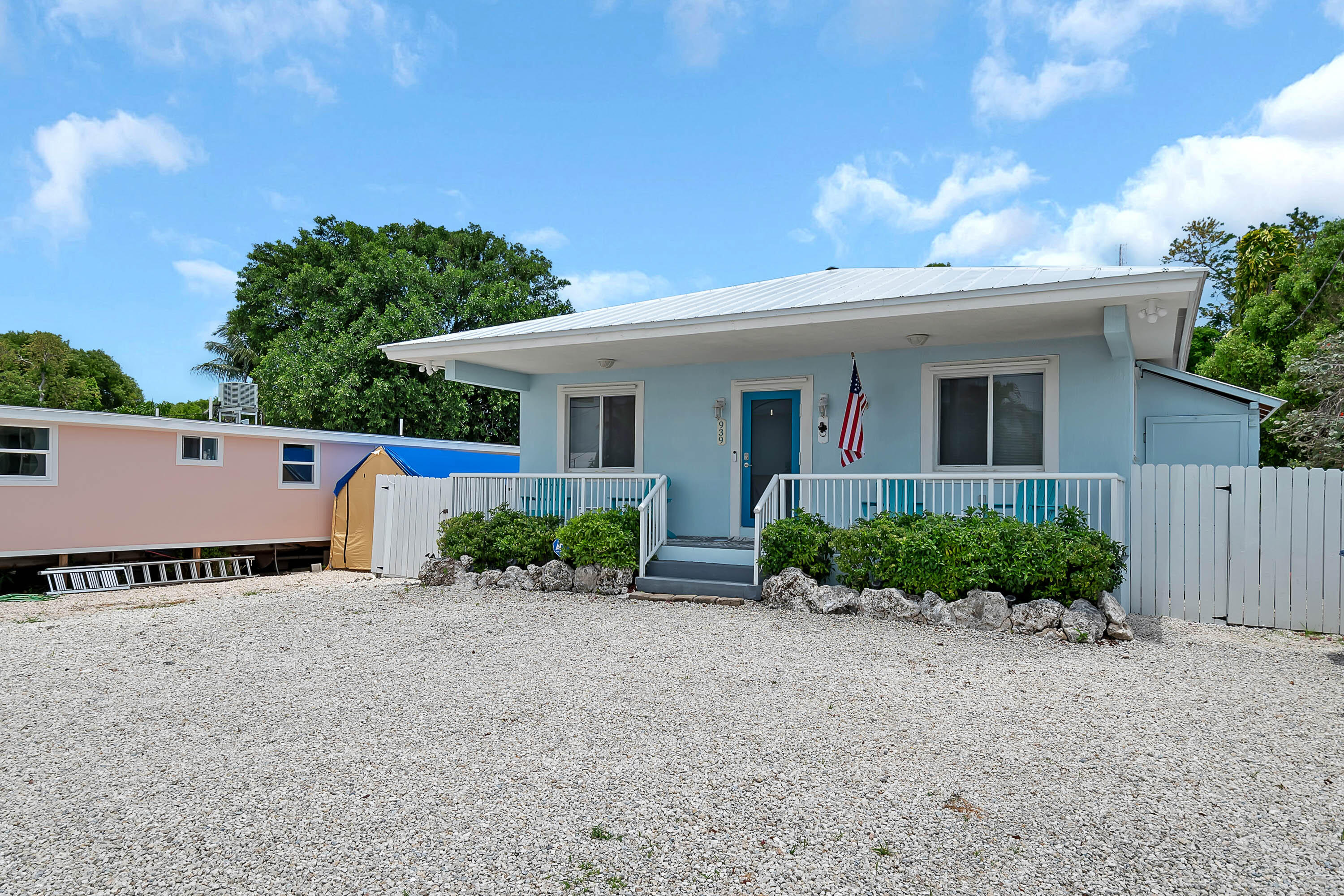 939 Plantation Road Property Photo 3