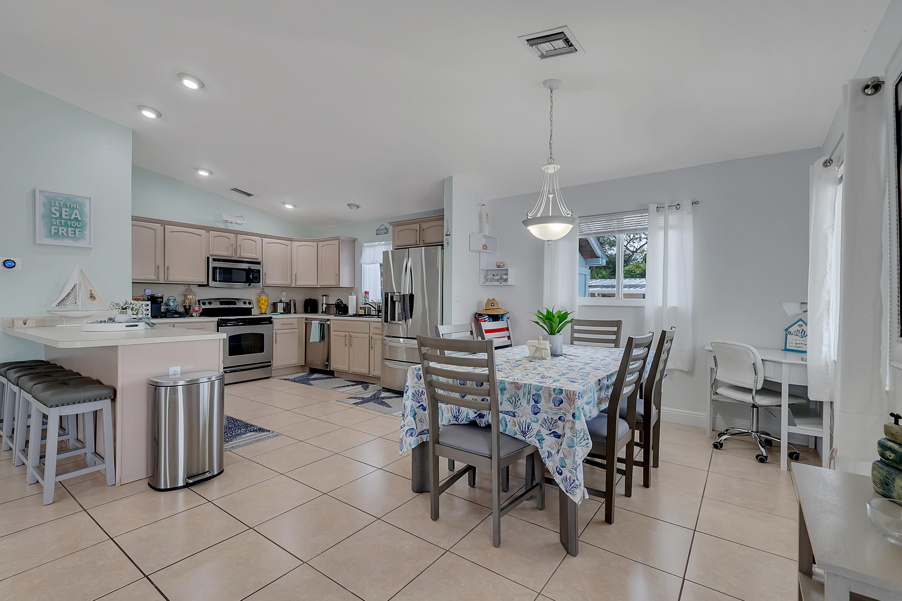 939 Plantation Road Property Photo 12