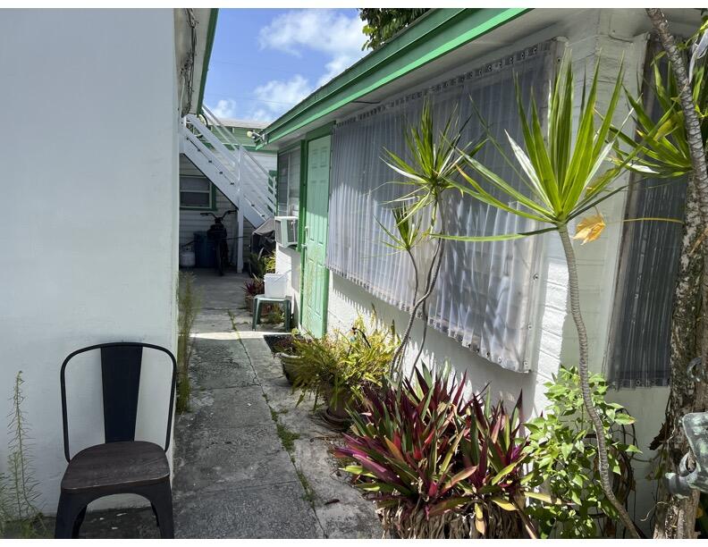 720-726 Emma Street Property Photo 5