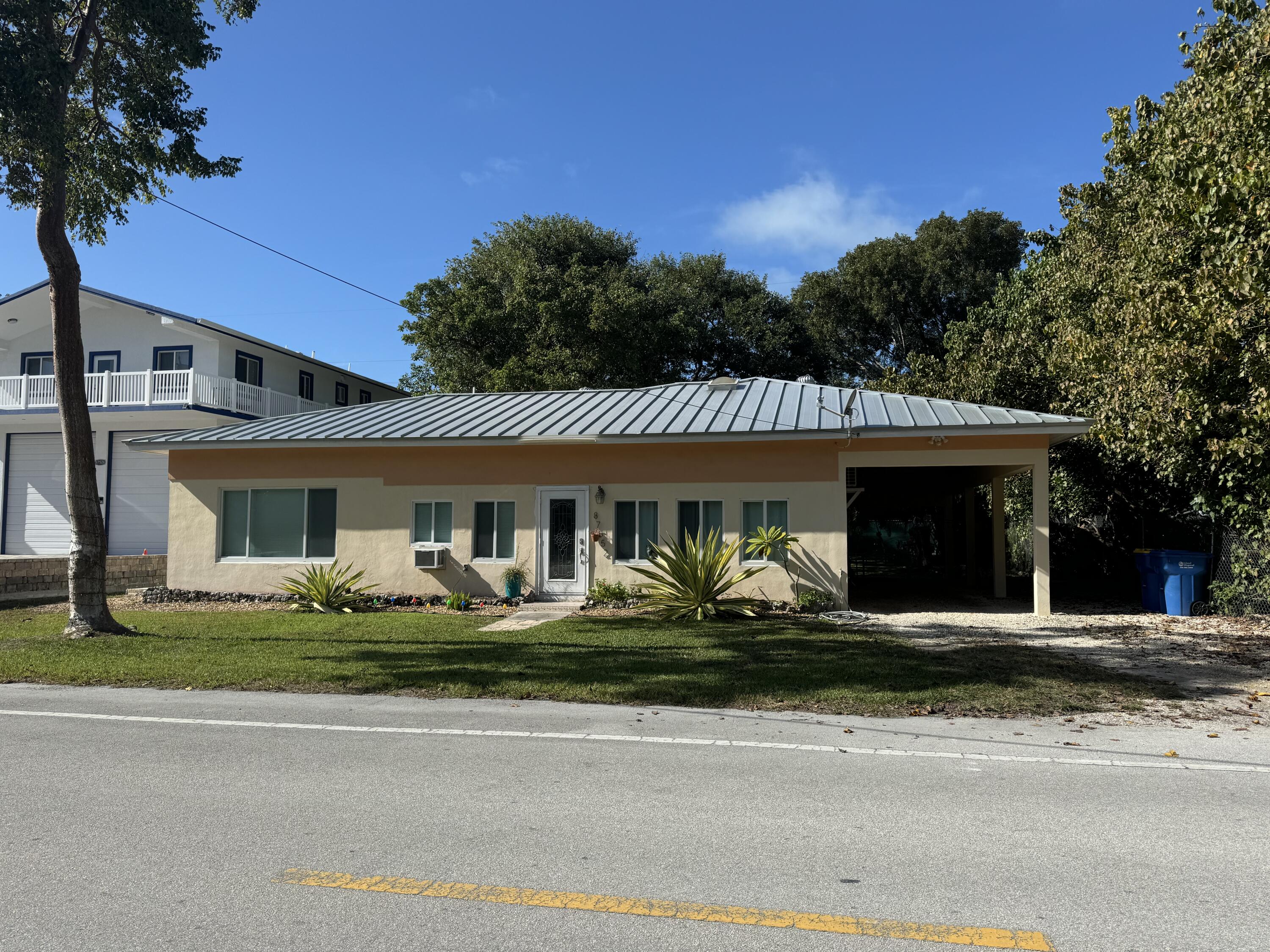 87552 Old Highway Property Photo 1
