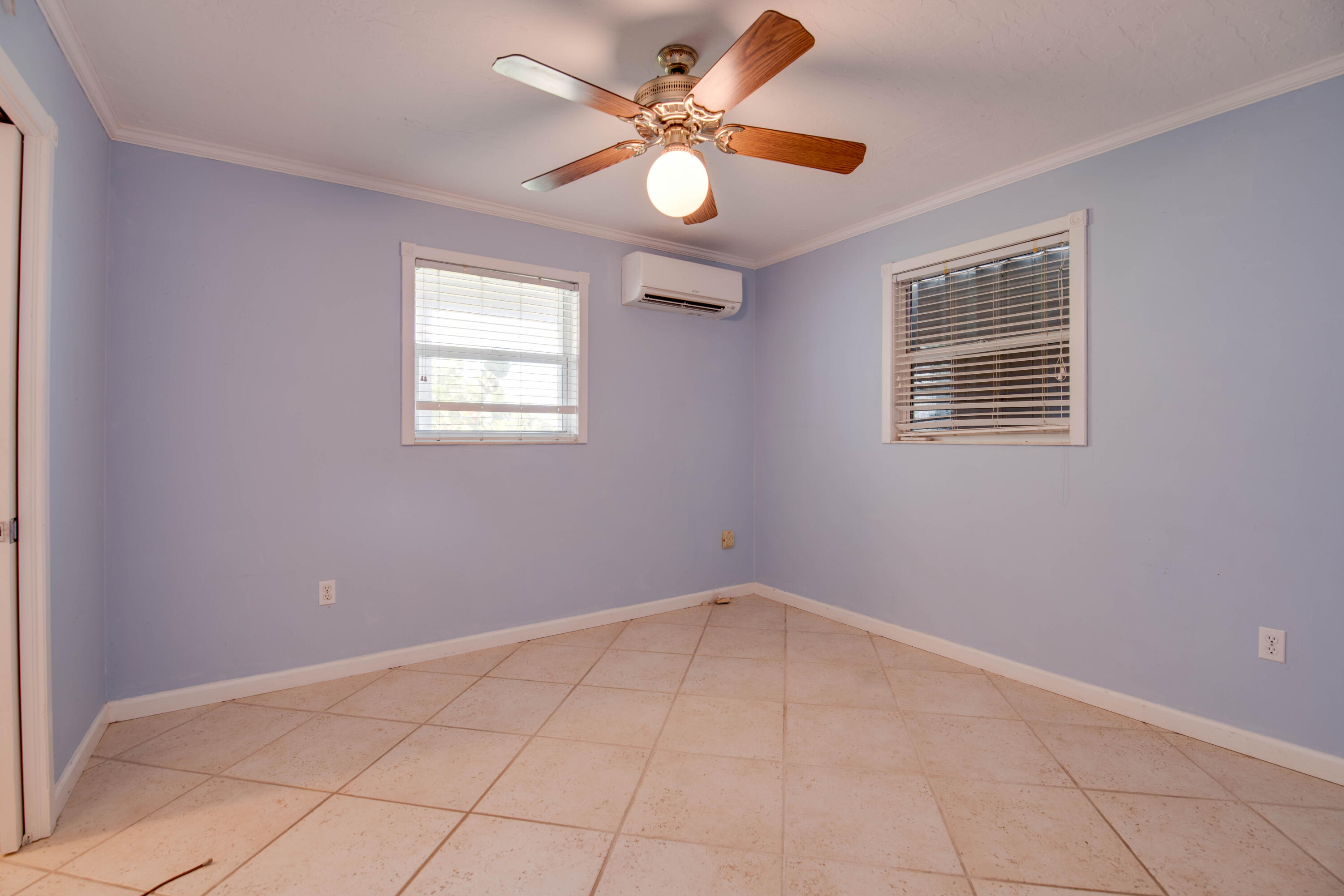 681 W Indies Drive Property Photo 12