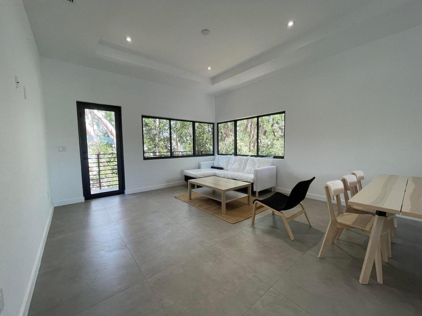901 Estall Street Property Photo 4