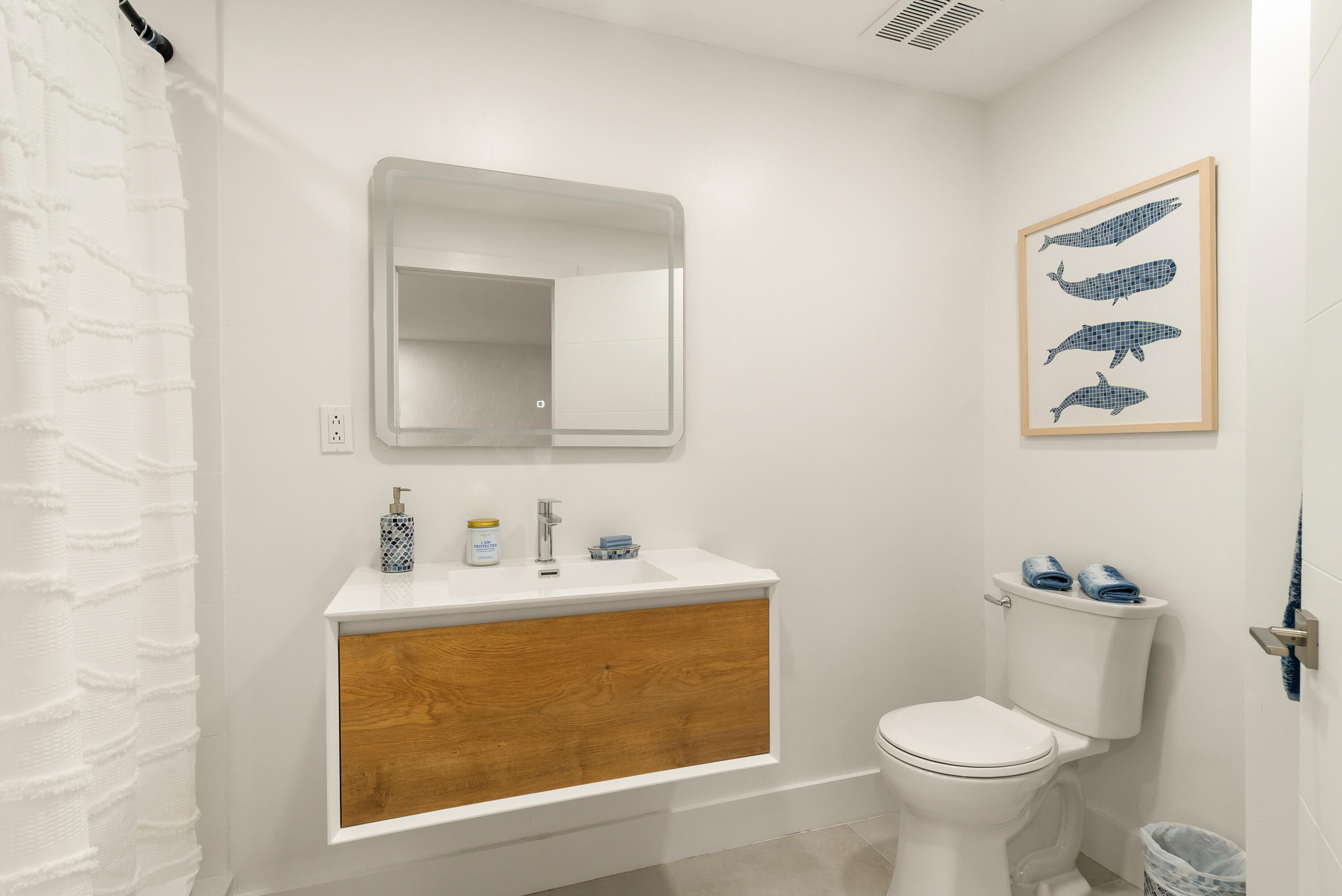 9812 Windward Avenue Property Photo 7