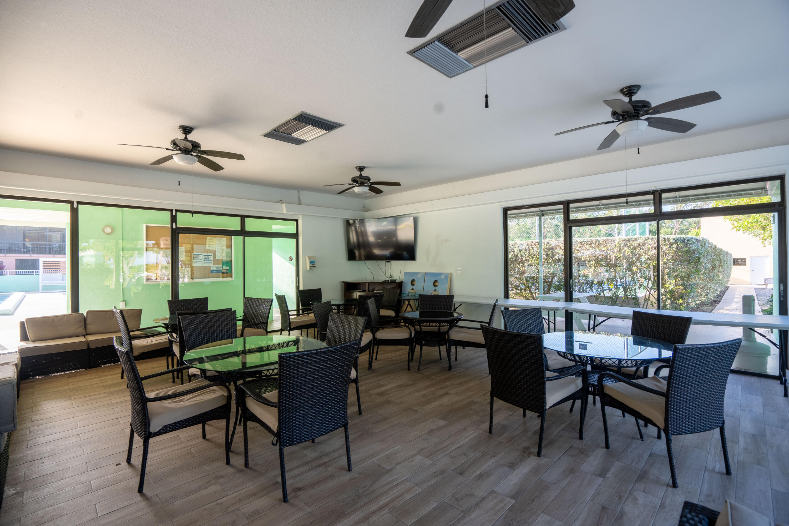 9812 Windward Avenue Property Photo 43