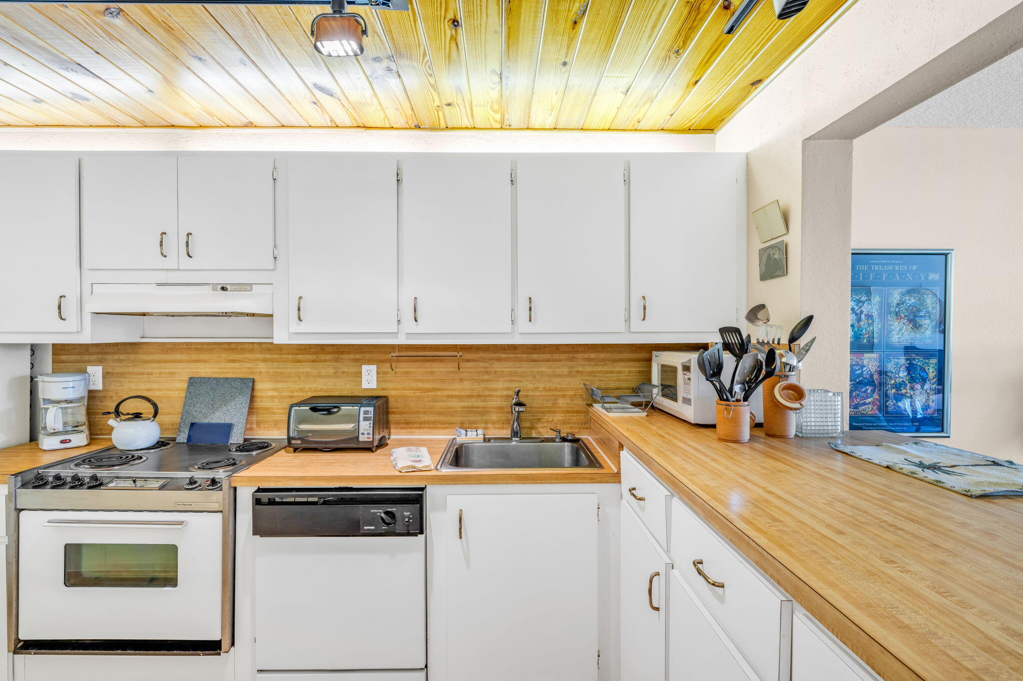 104350 Overseas Highway, B203 Property Photo 6