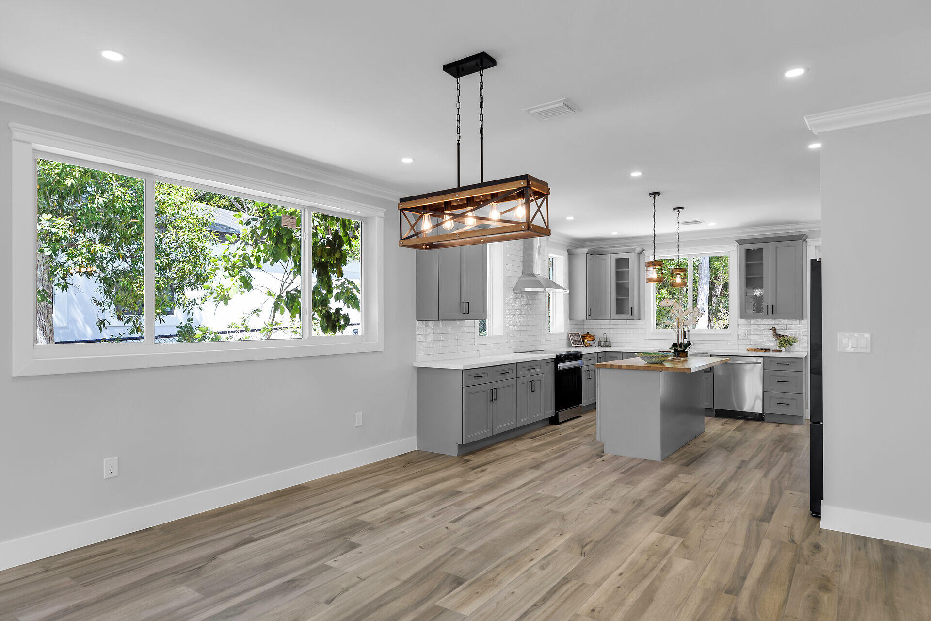 68 Coral Way Property Photo 8