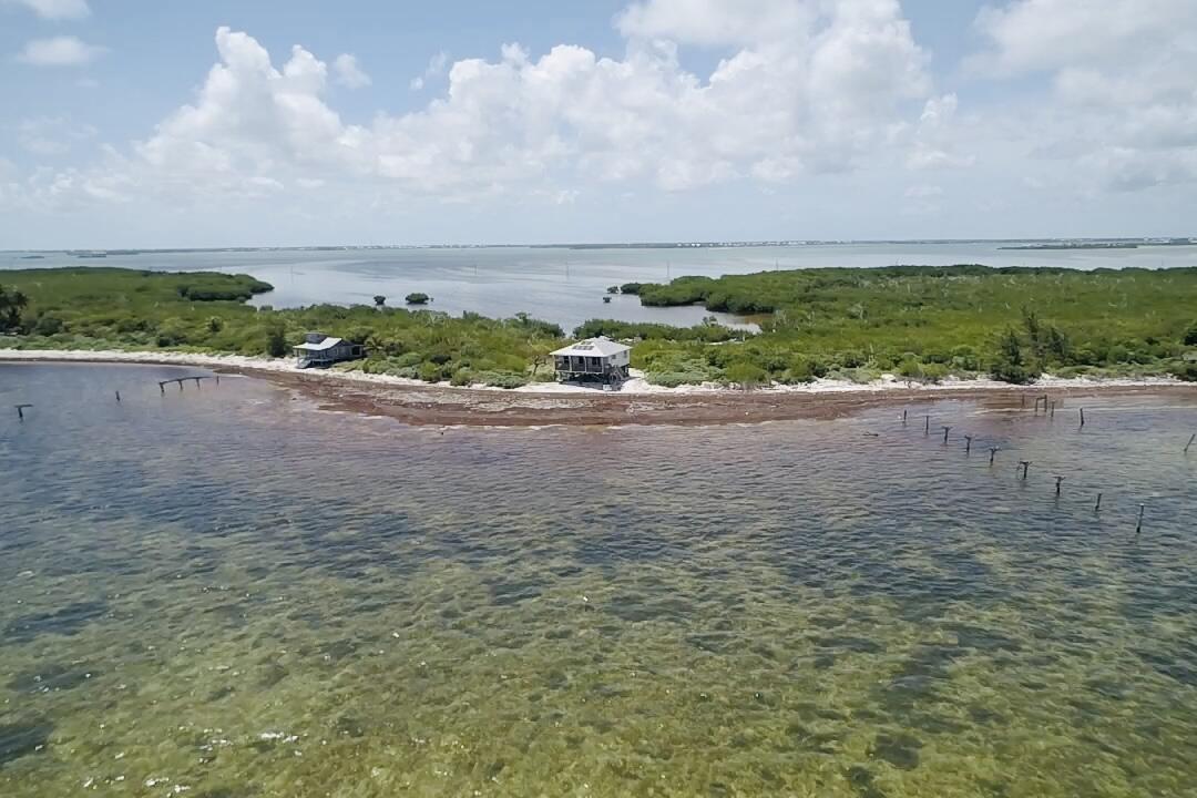 1w & 2w Cooks Island Property Photo 1