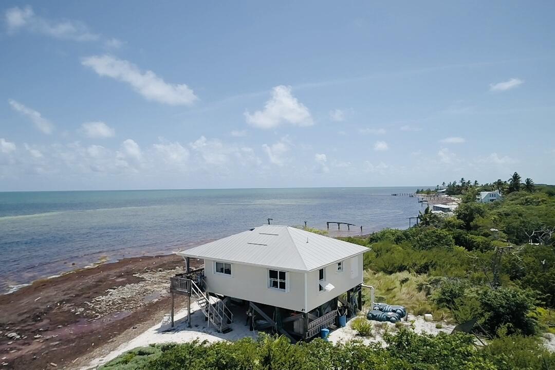 1w & 2w Cooks Island Property Photo 6