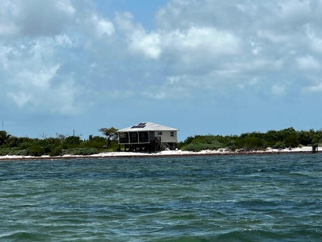 1w & 2w Cooks Island Property Photo 7