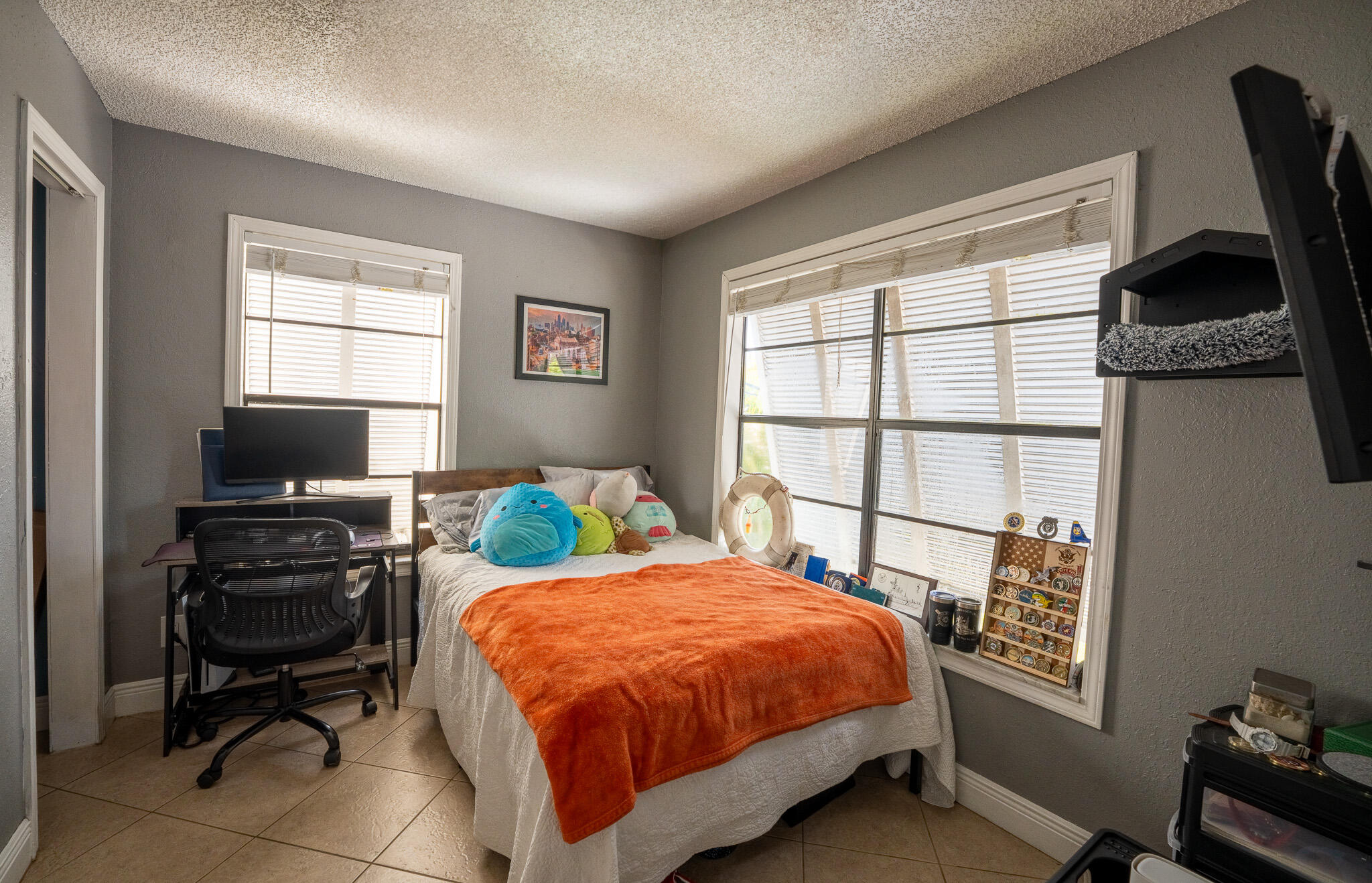 27147 Dolphin Road Property Photo 5