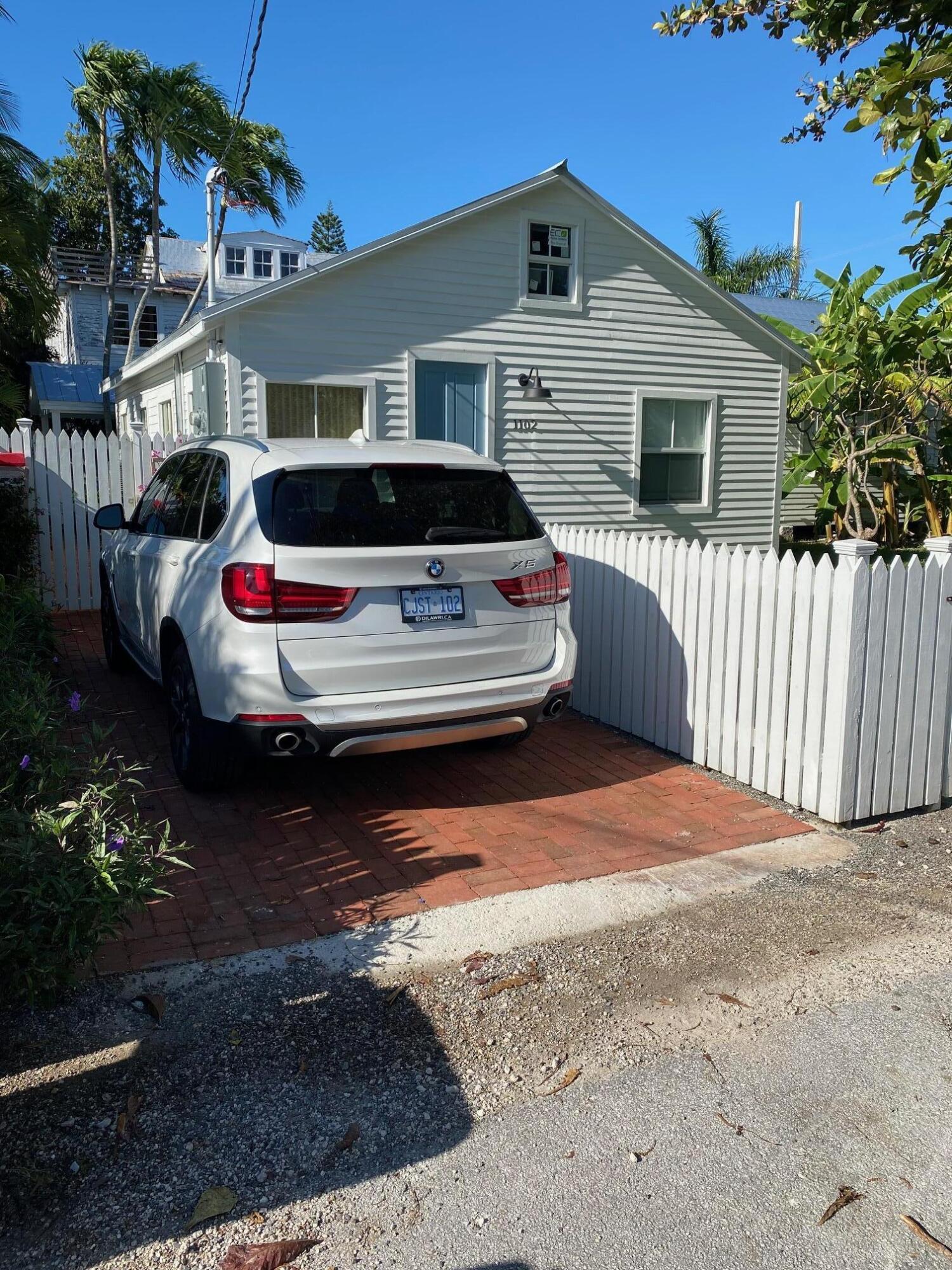 1102 Pearl Street Property Photo 1