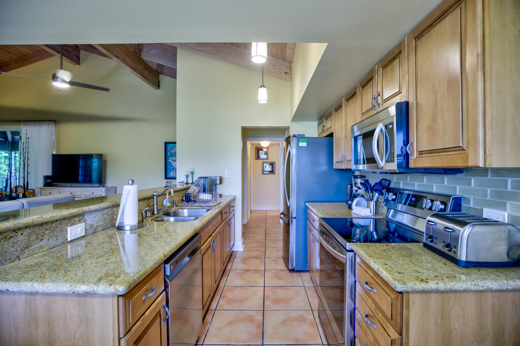 8301 Marina Villas Drive, 8301 Property Photo 7