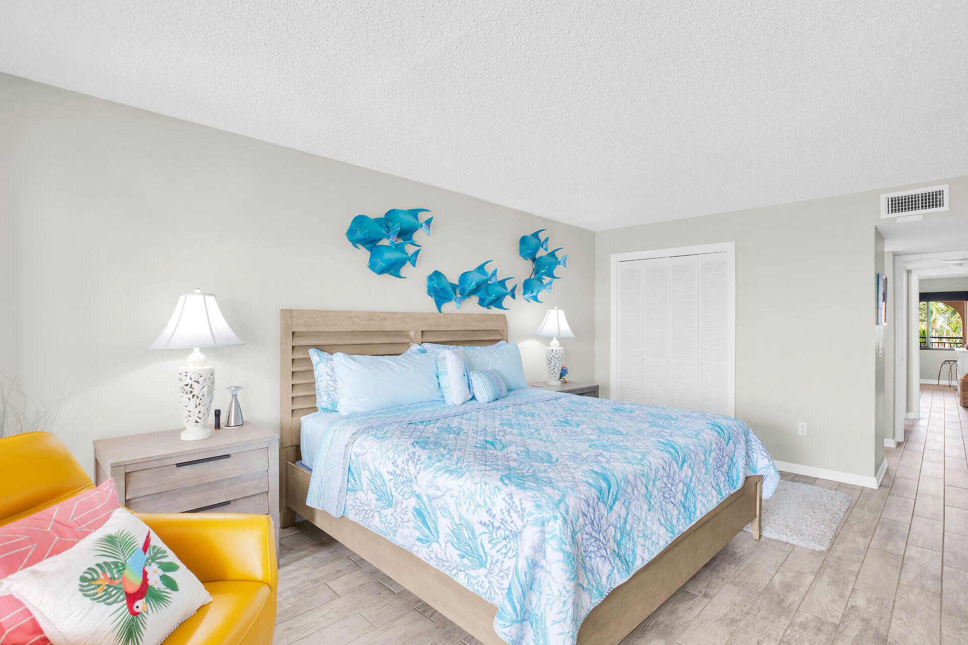 1001 W Ocean Drive, 1-305 Property Photo 14