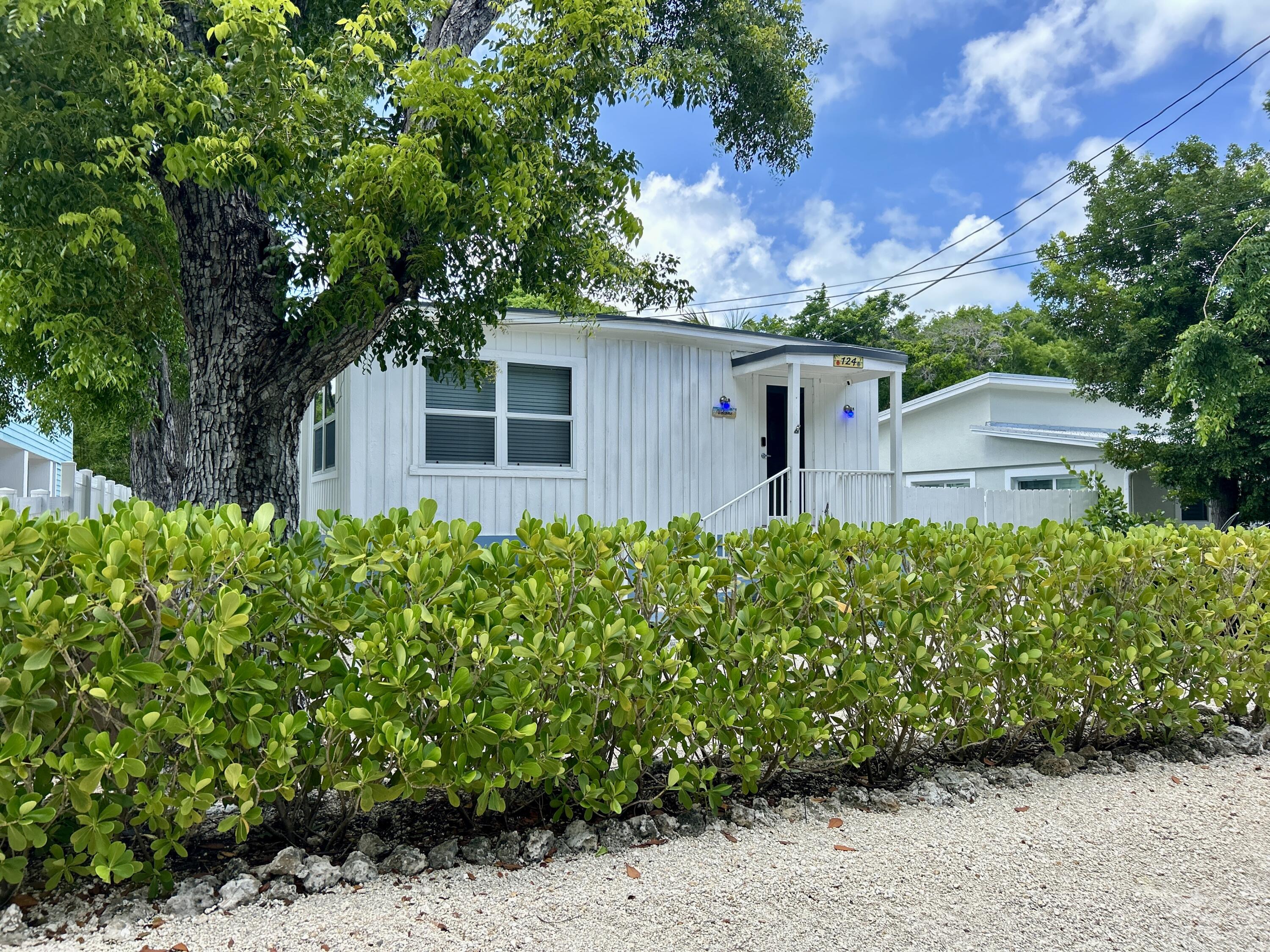 124 S Bay Harbor Drive Property Photo 1