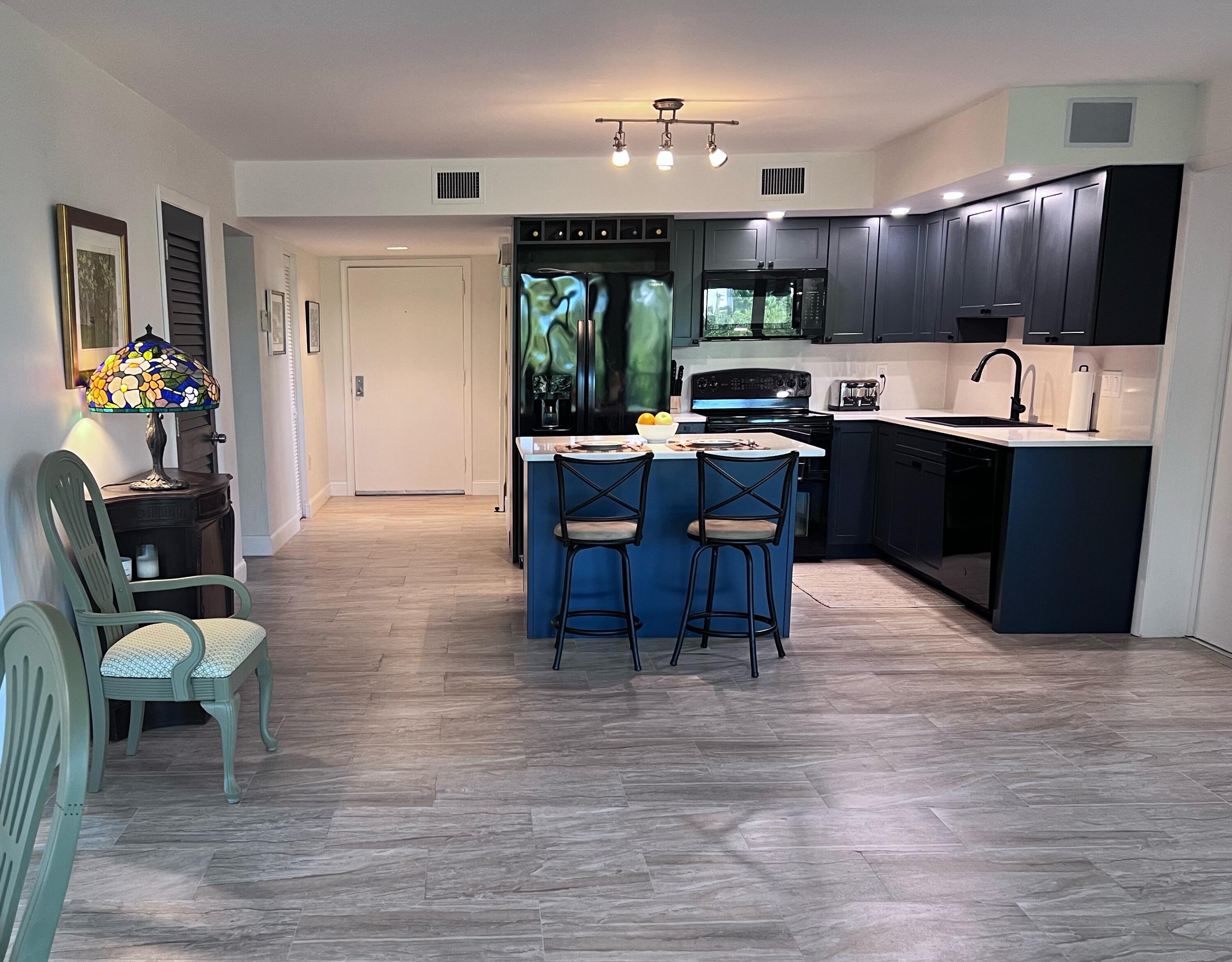 7201 Gulf Of Mexico Boulevard, 201 Property Photo 8