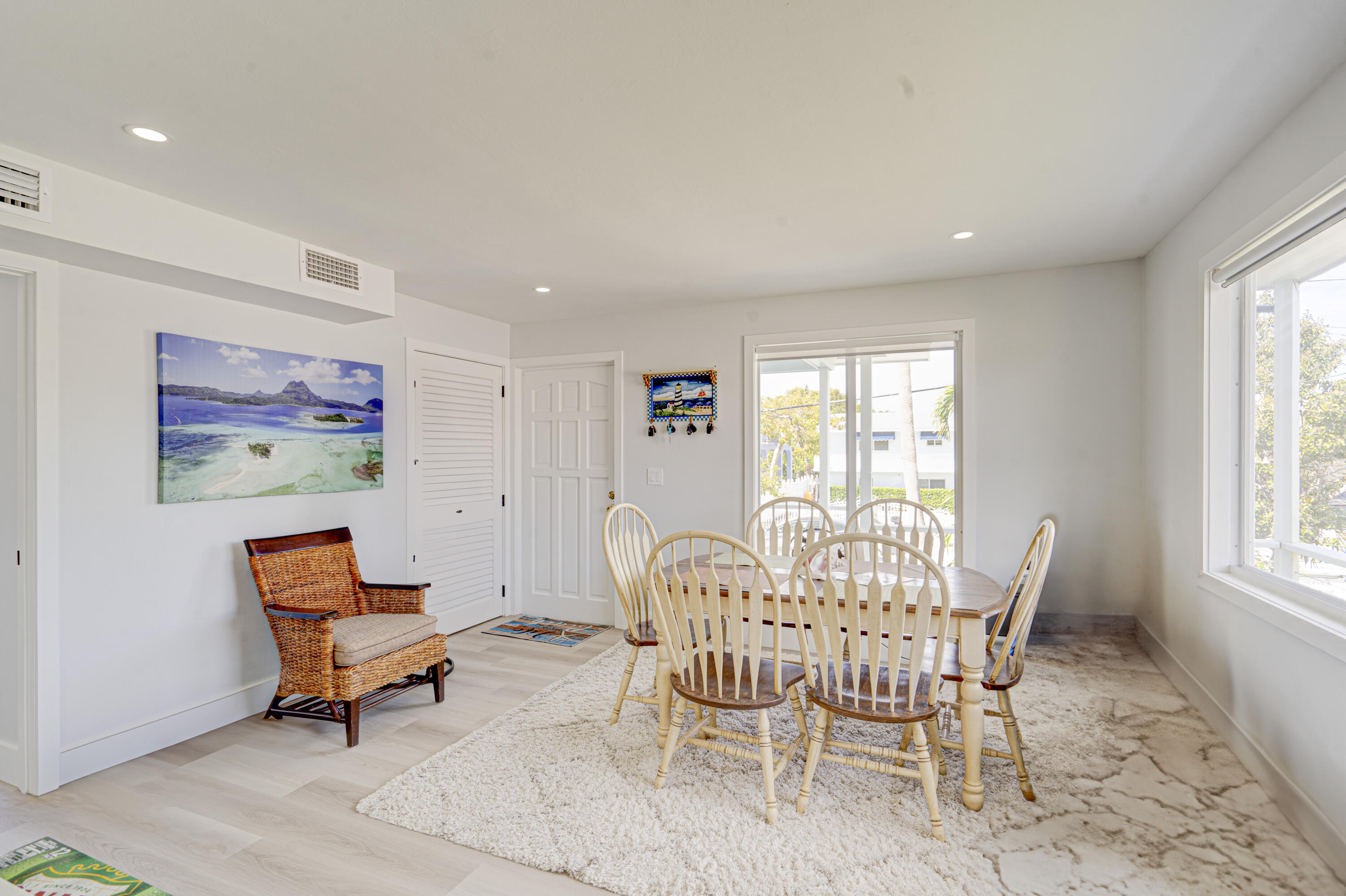 162 Azalea Street, Upper Property Photo 5