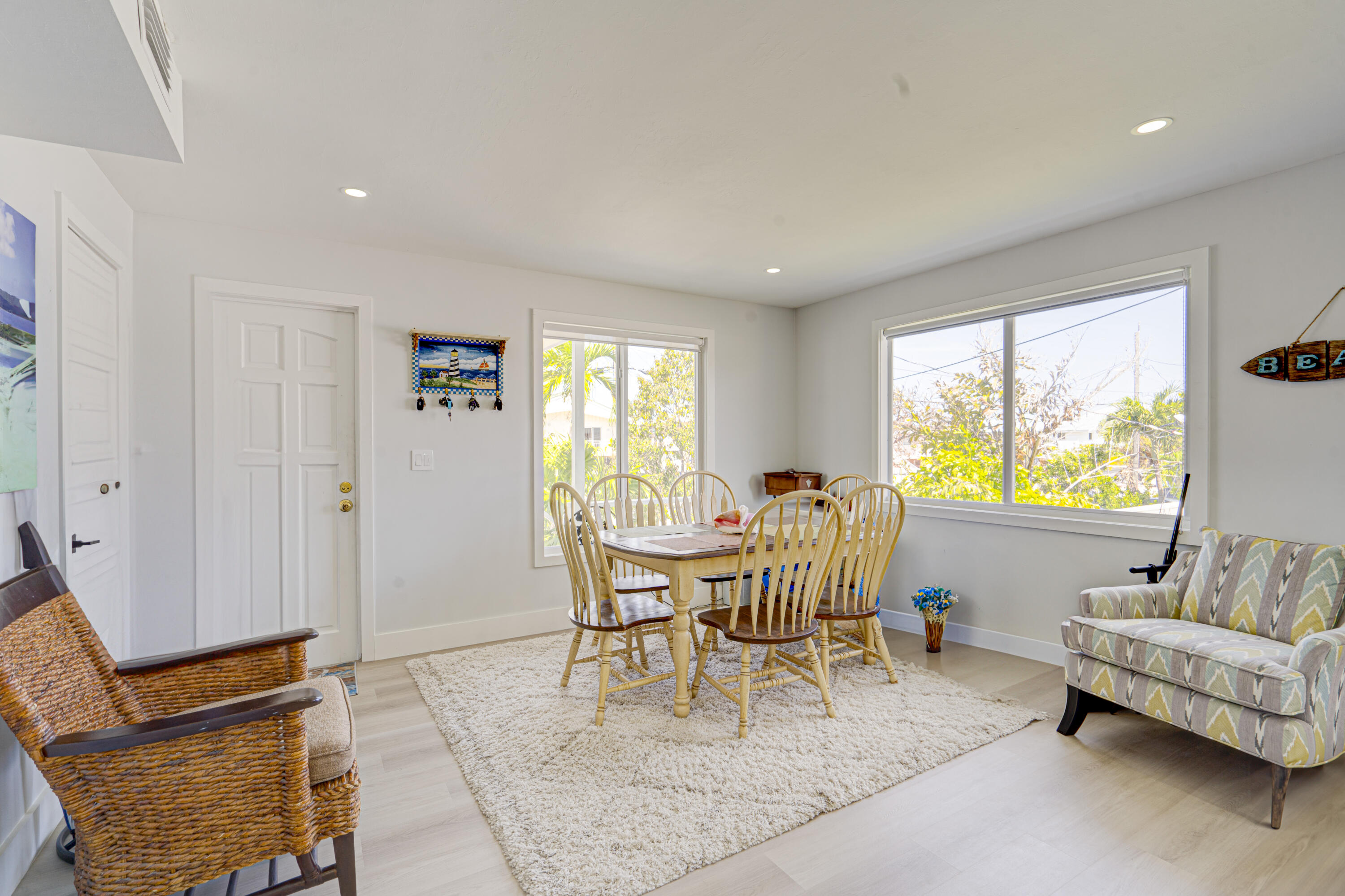 162 Azalea Street, Upper Property Photo 6