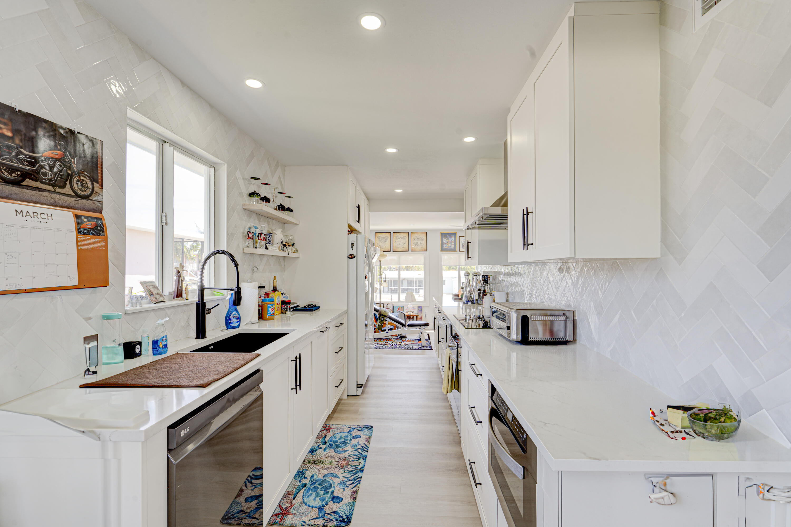162 Azalea Street, Upper Property Photo 7