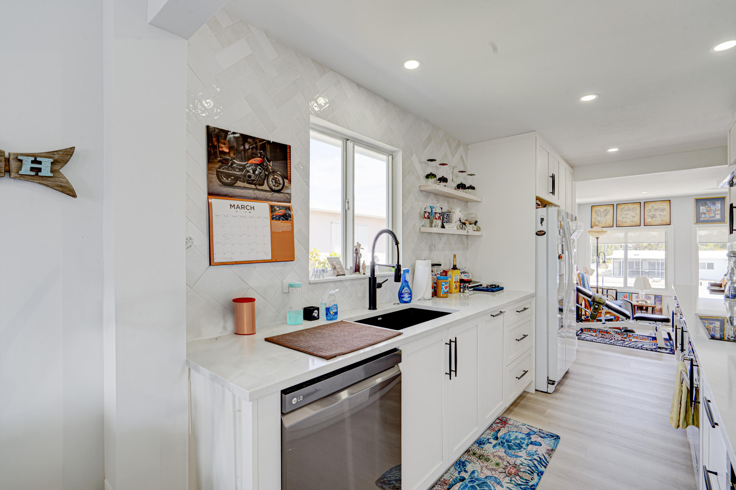 162 Azalea Street, Upper Property Photo 8