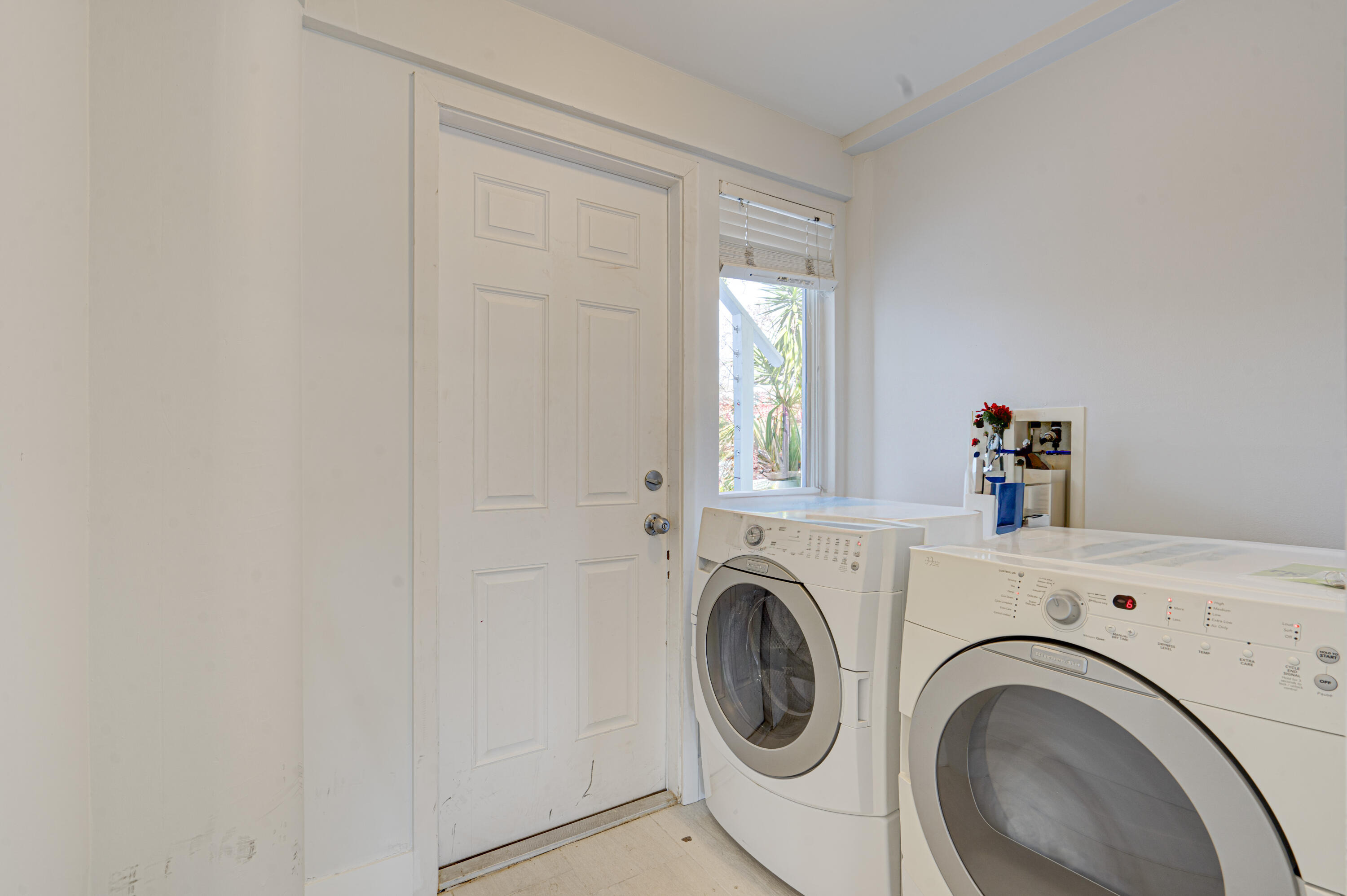 162 Azalea Street, Upper Property Photo 20