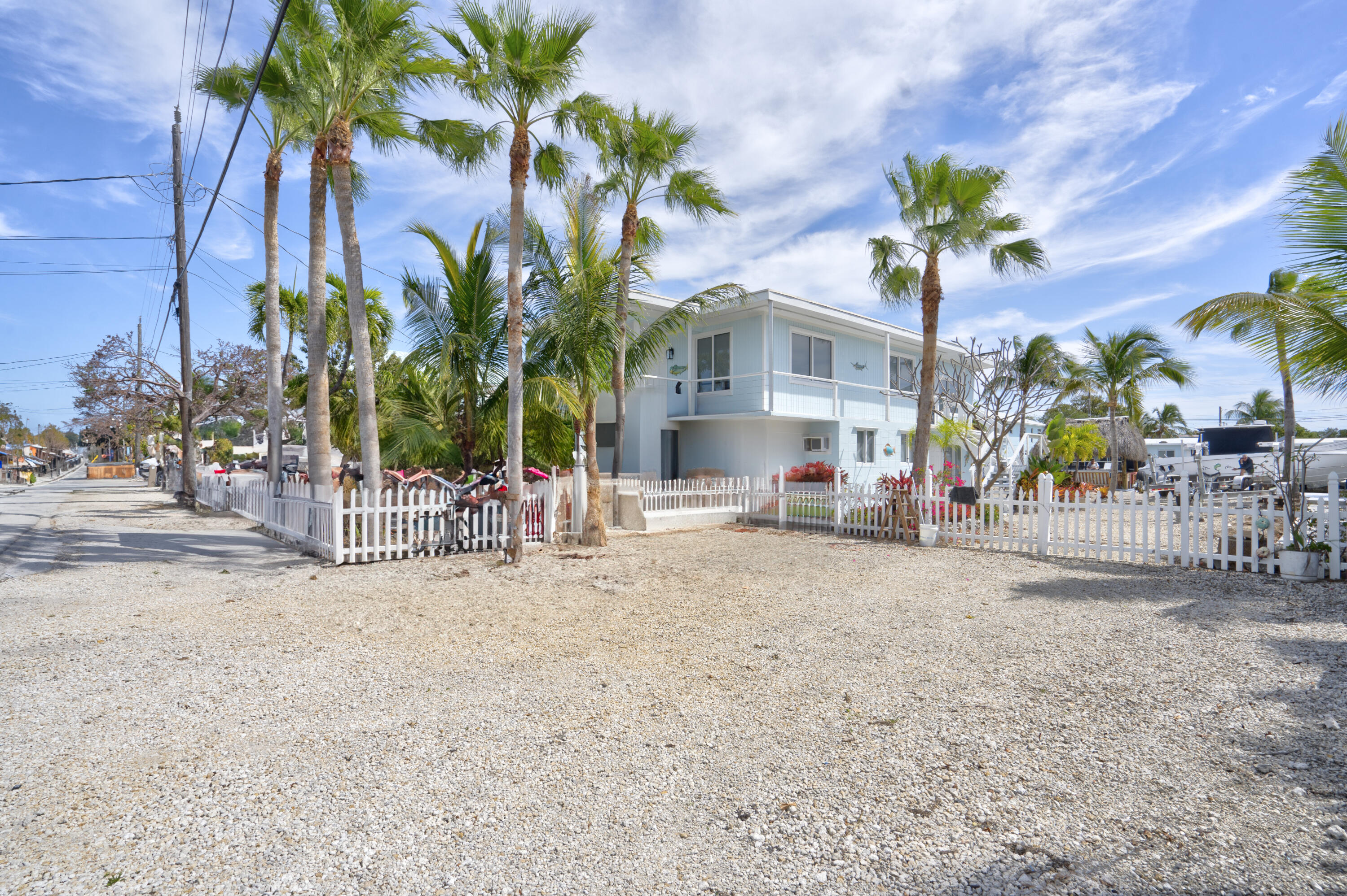 162 Azalea Street, Upper Property Photo 23