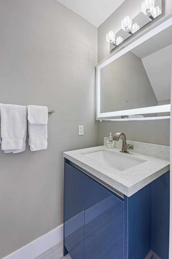 7031 Harbor Village Drive Property Photo 17