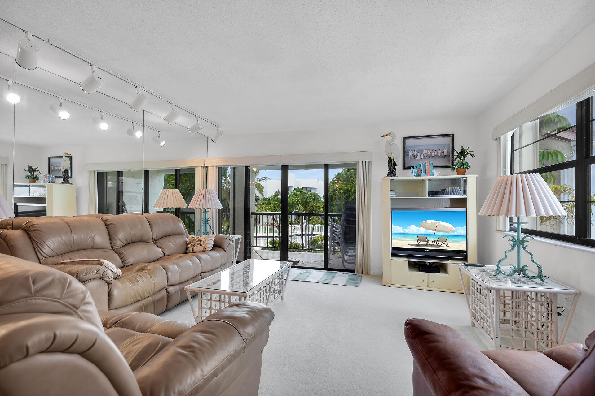 601 W Ocean Drive, 209d Property Photo 6