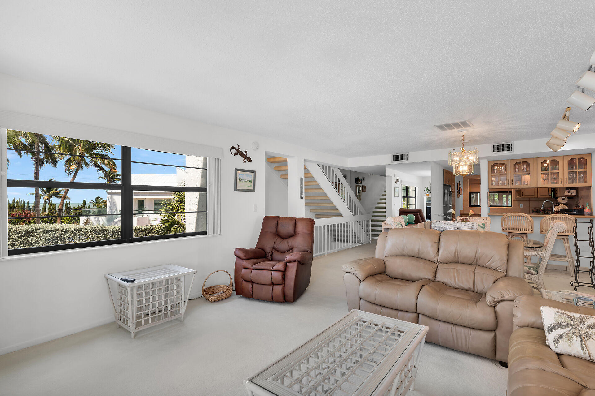 601 W Ocean Drive, 209d Property Photo 8