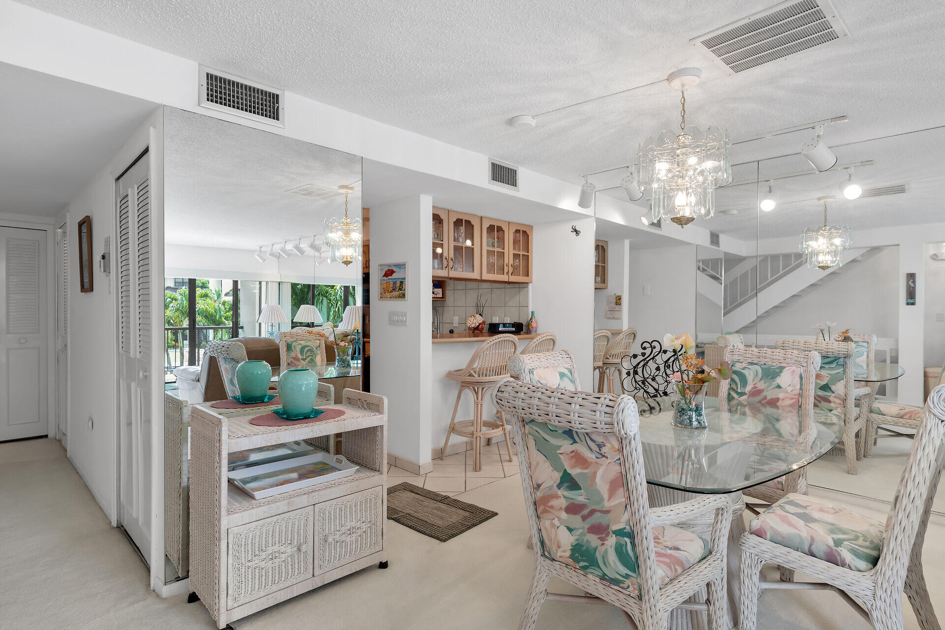 601 W Ocean Drive, 209d Property Photo 12