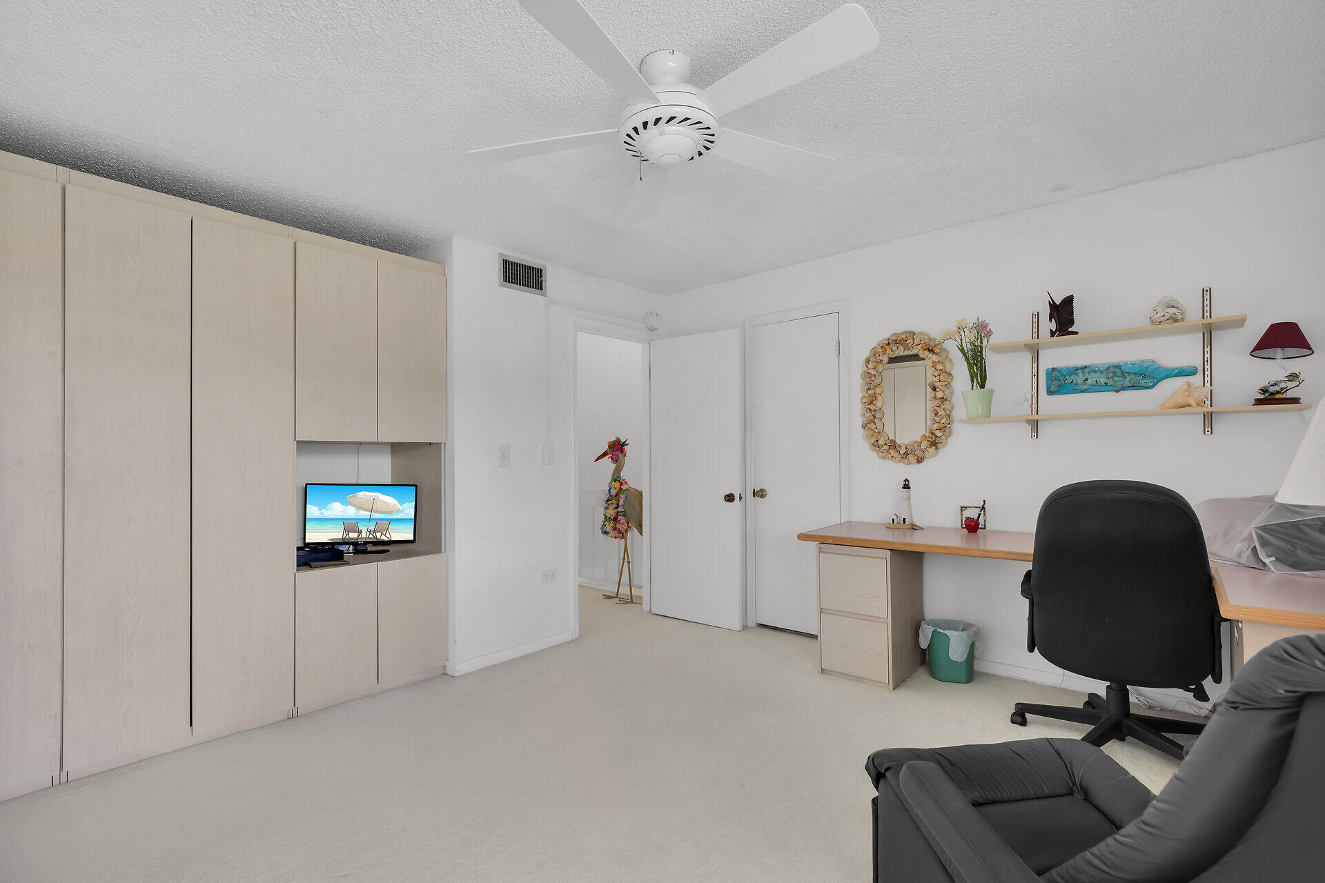 601 W Ocean Drive, 209d Property Photo 22