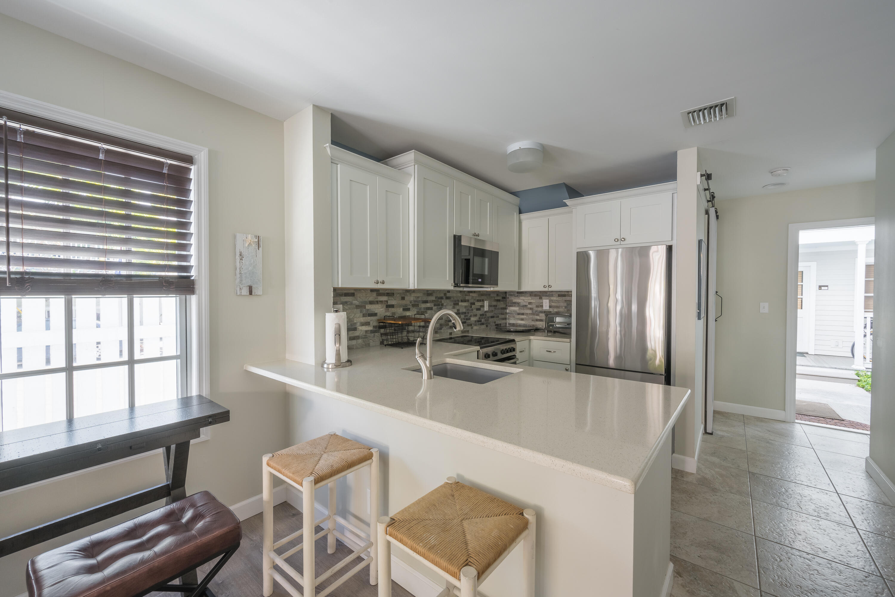 620 Thomas Street, 176 Property Photo 4