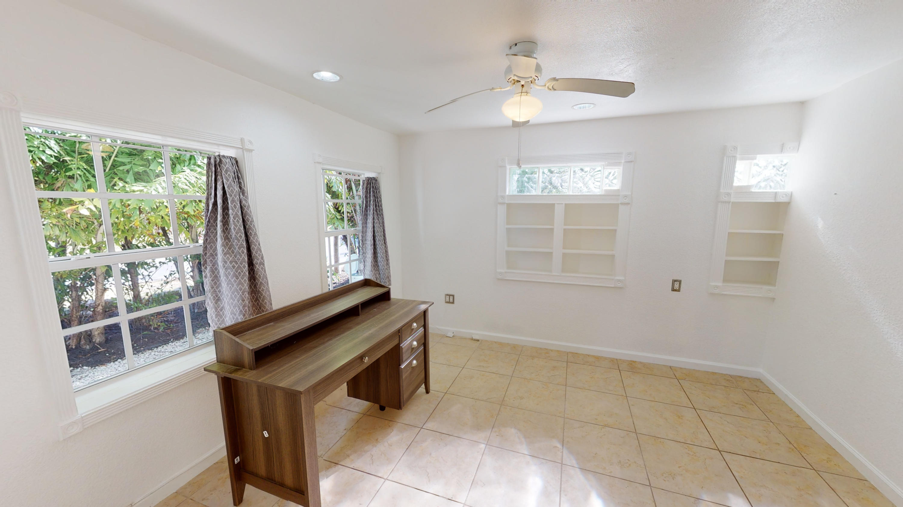 31525 Avenue A Property Photo 9
