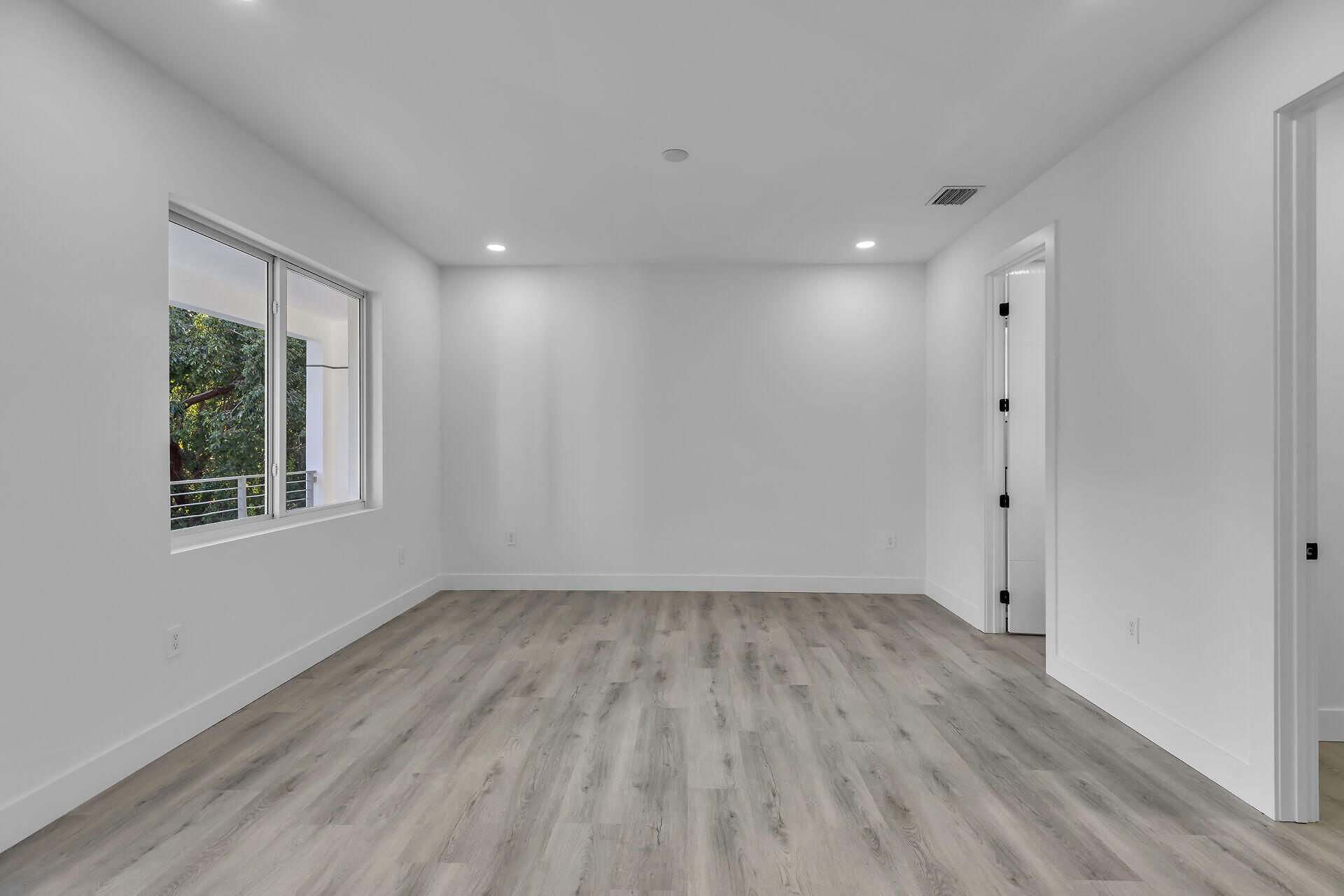 46 Transylvania Avenue Property Photo 24