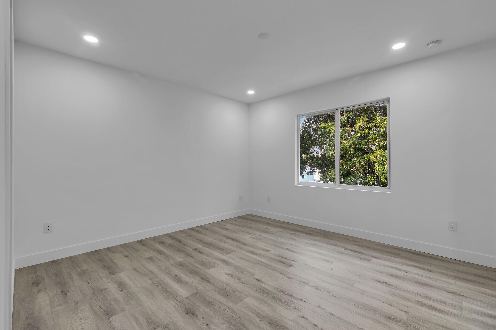 46 Transylvania Avenue Property Photo 30