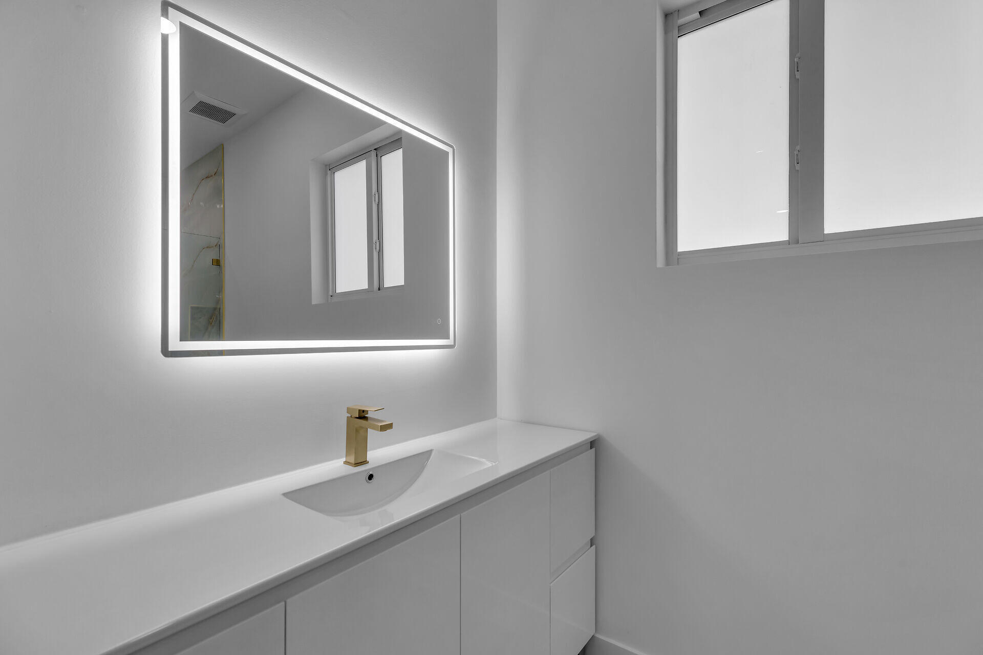 46 Transylvania Avenue Property Photo 33