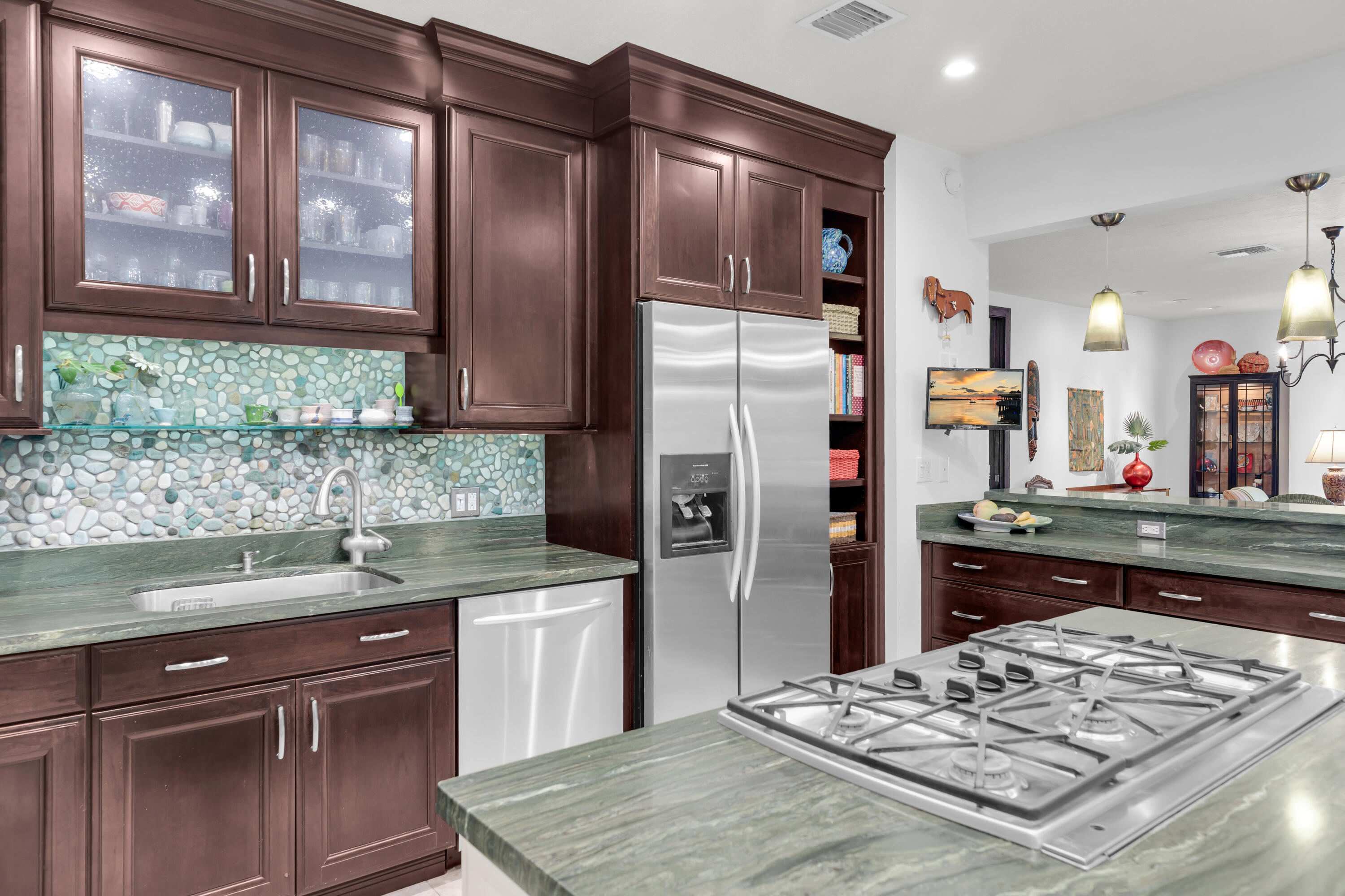 290 Woods Avenue Property Photo 6
