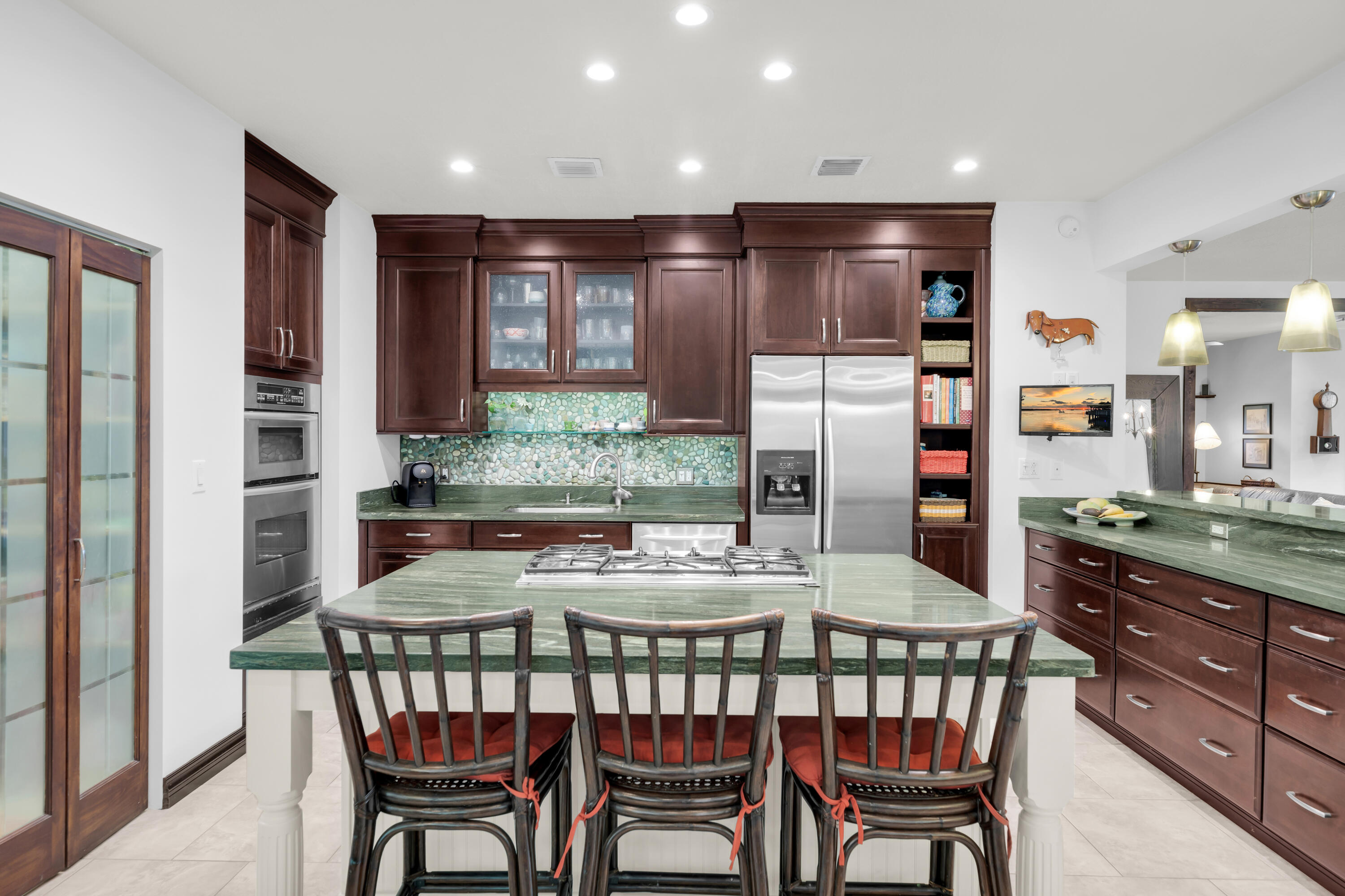 290 Woods Avenue Property Photo 8