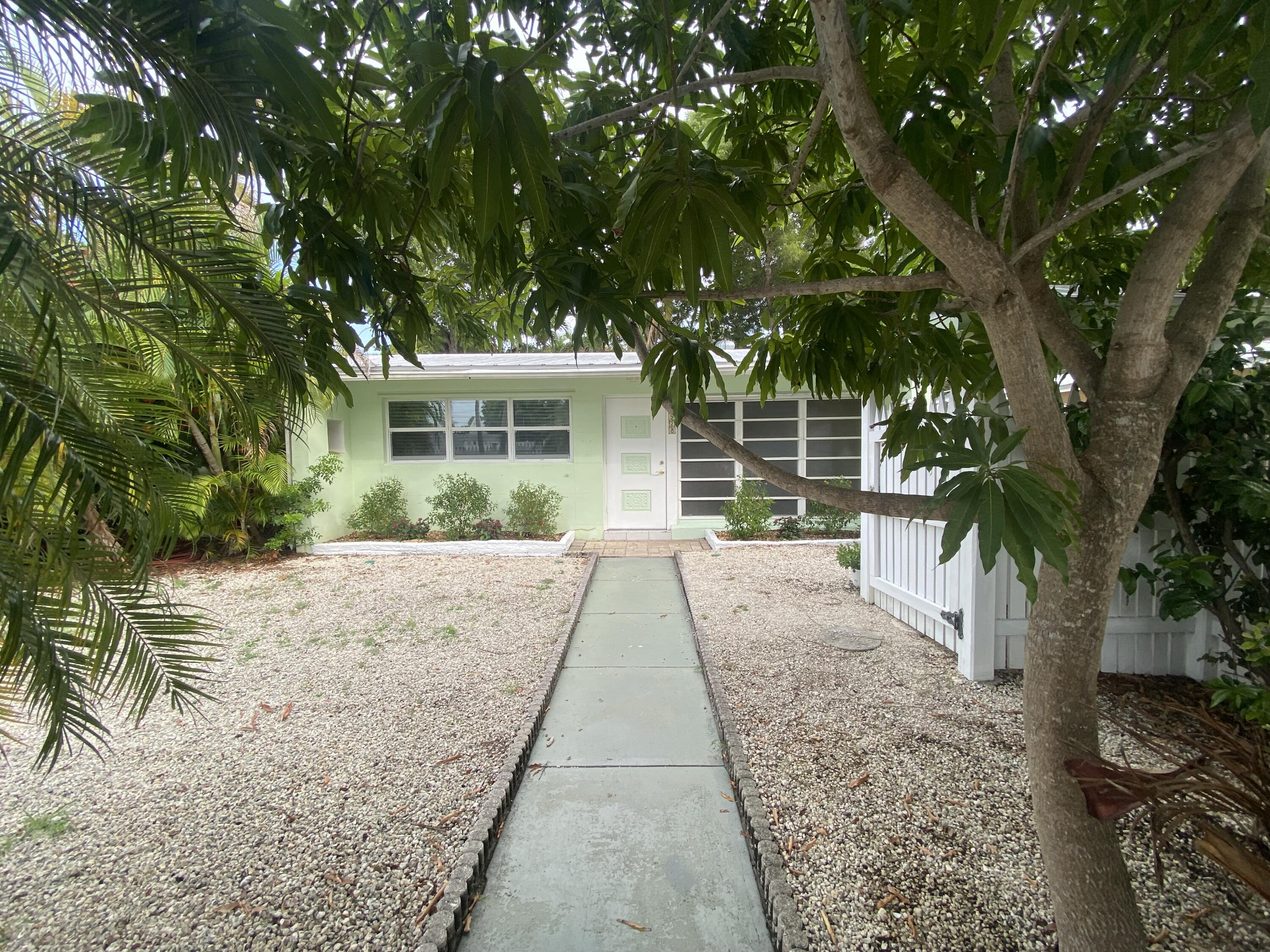 2928 Fogarty Avenue Property Photo 2
