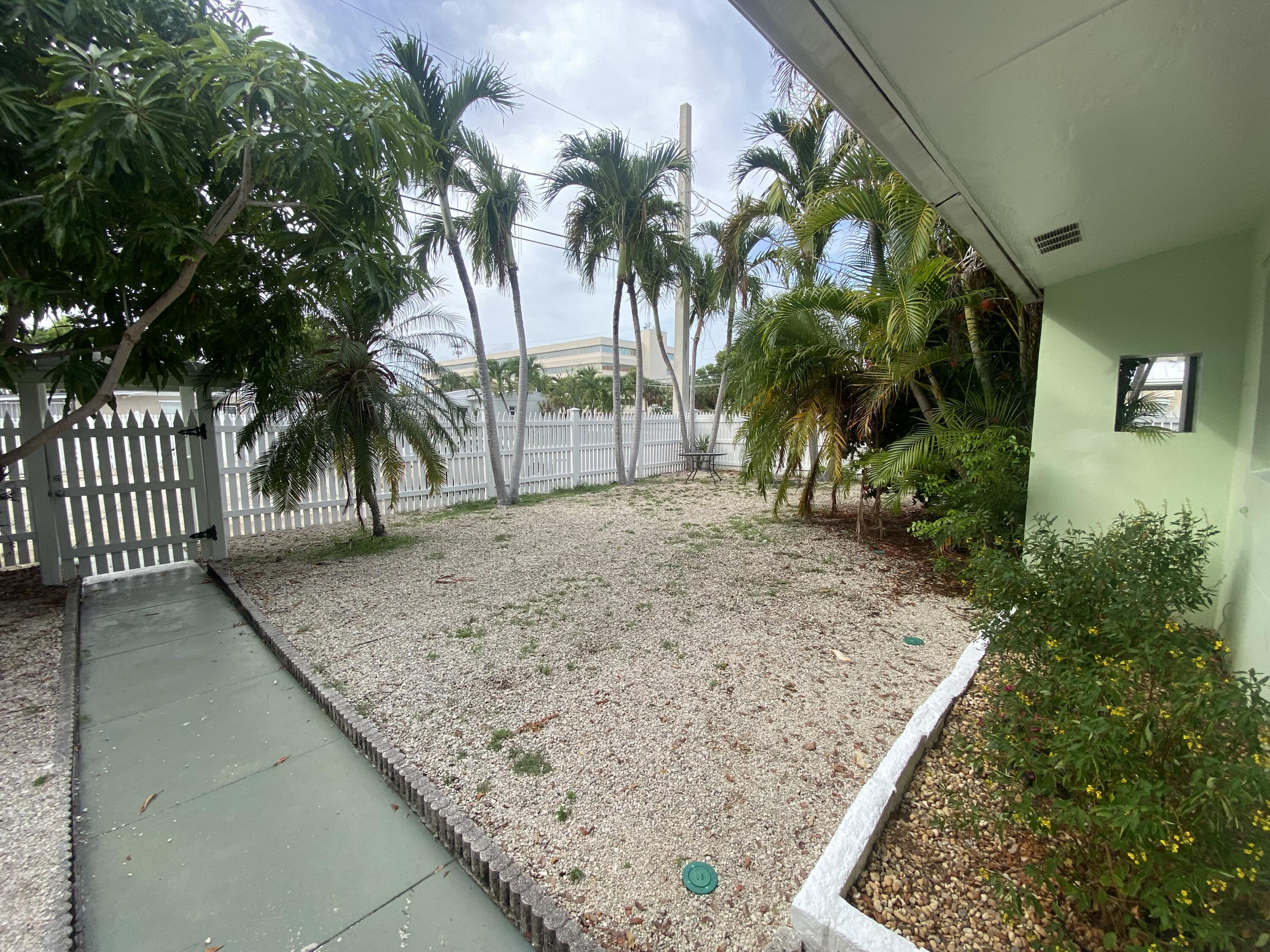 2928 Fogarty Avenue Property Photo 3
