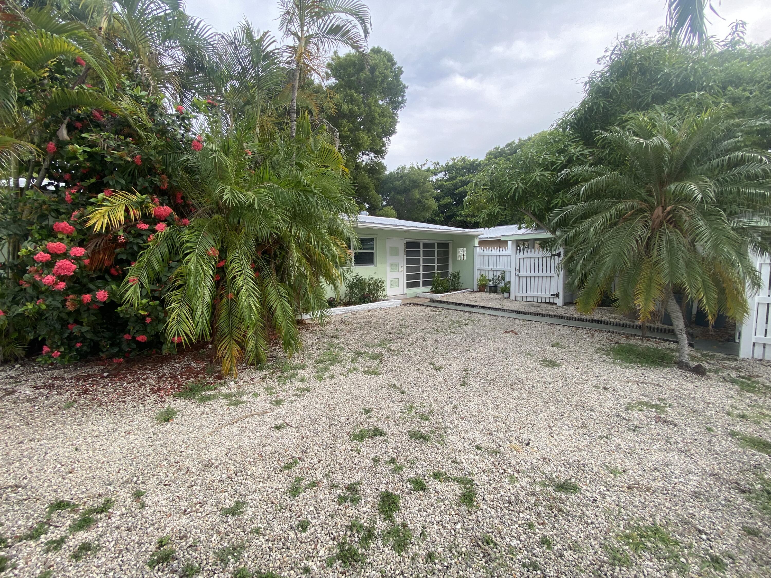 2928 Fogarty Avenue Property Photo 5