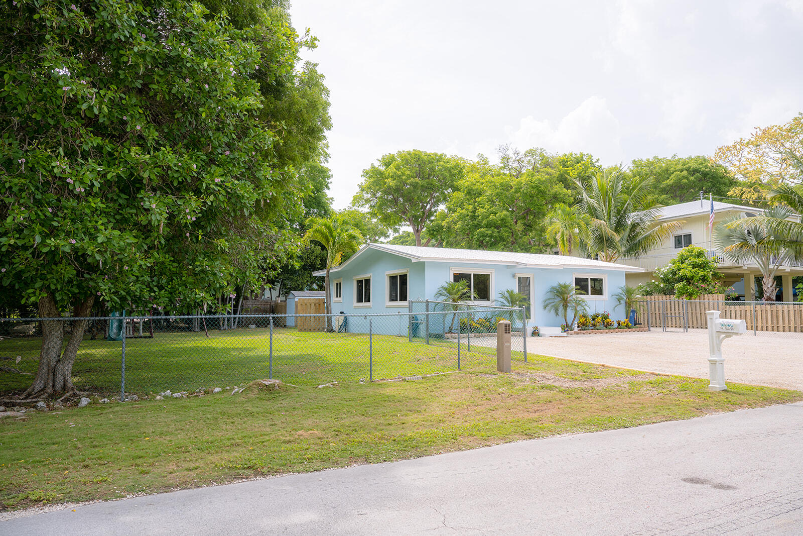 768 Musa Drive Property Photo 4